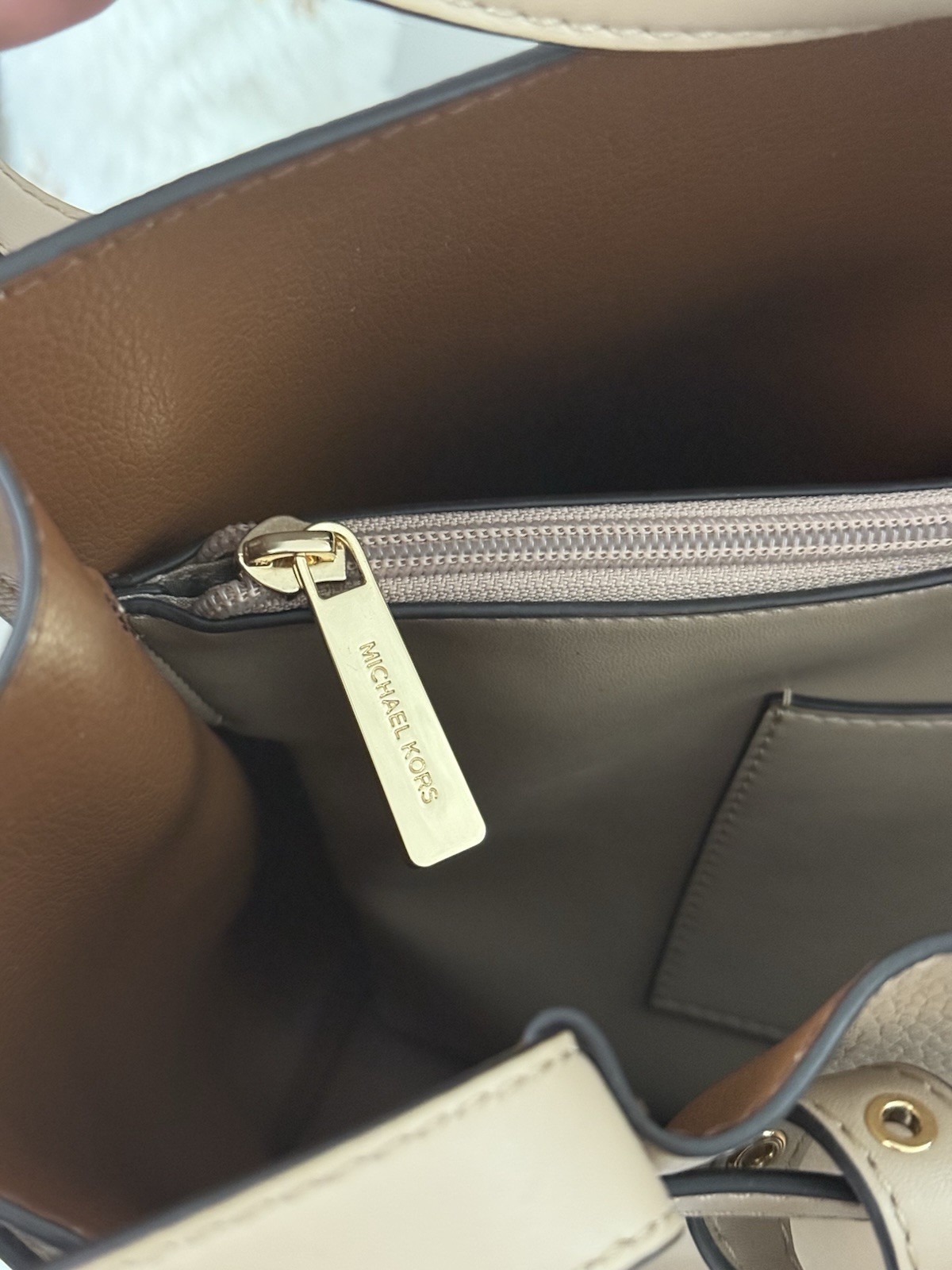 MICHAEL KORS 35H0GU5T9T Emilia Large Pebbled Leather Tote Bag In Light Sage
