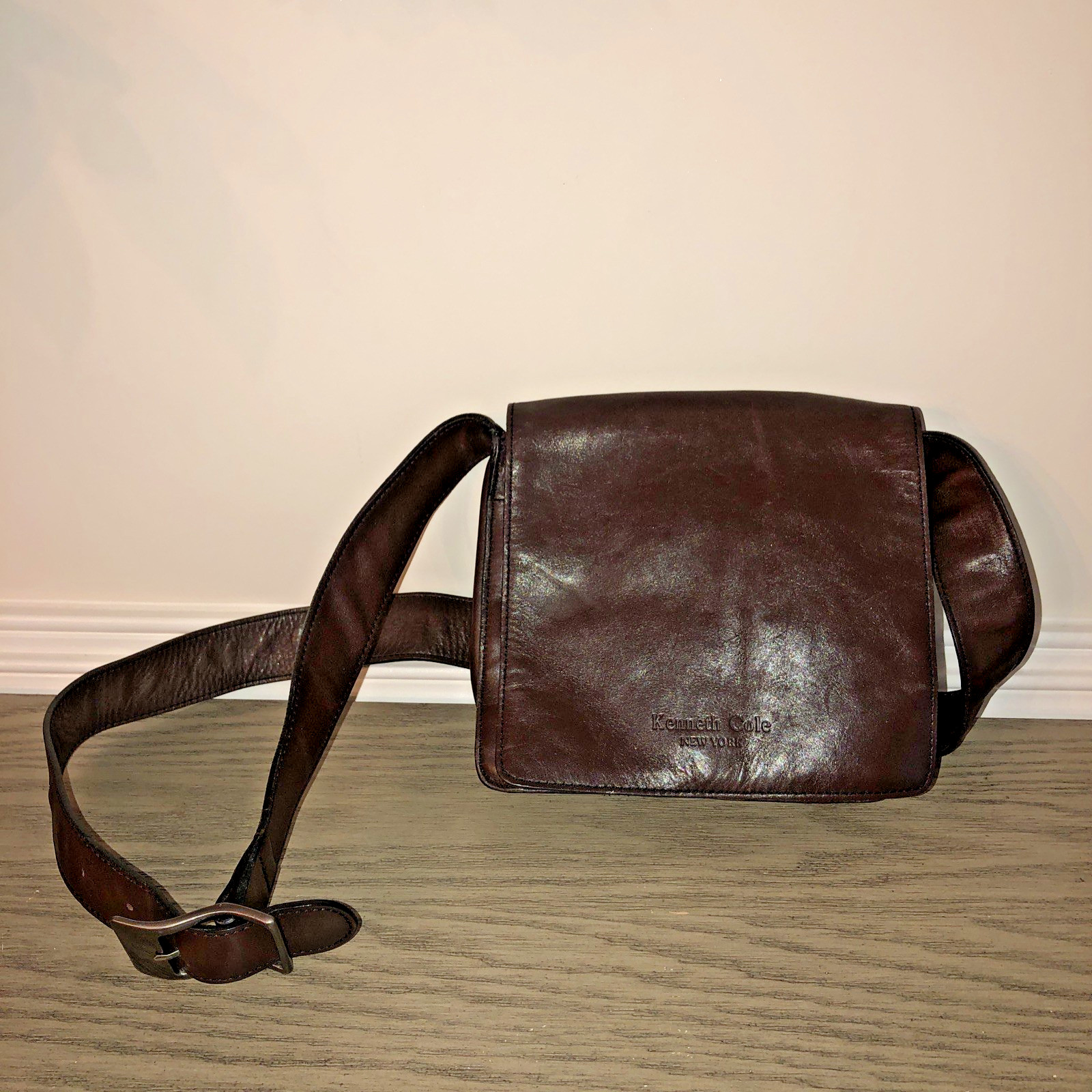Kenneth Cole Brown Soft Leather Crossbody Travel Bag Carry All Zip Pockets