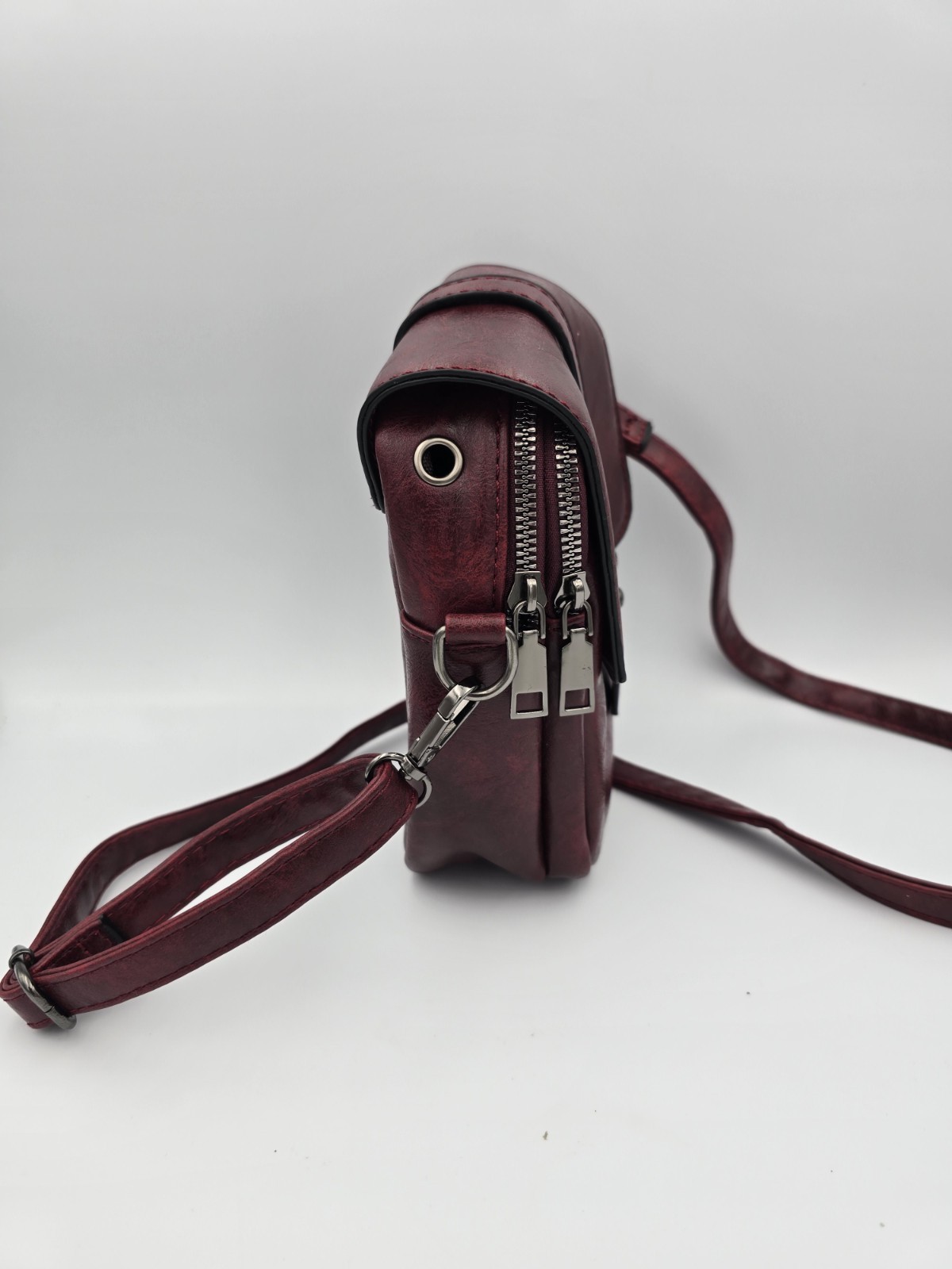 Un- Branded Small Crossbody Cell Phone Purse In Burgandy.