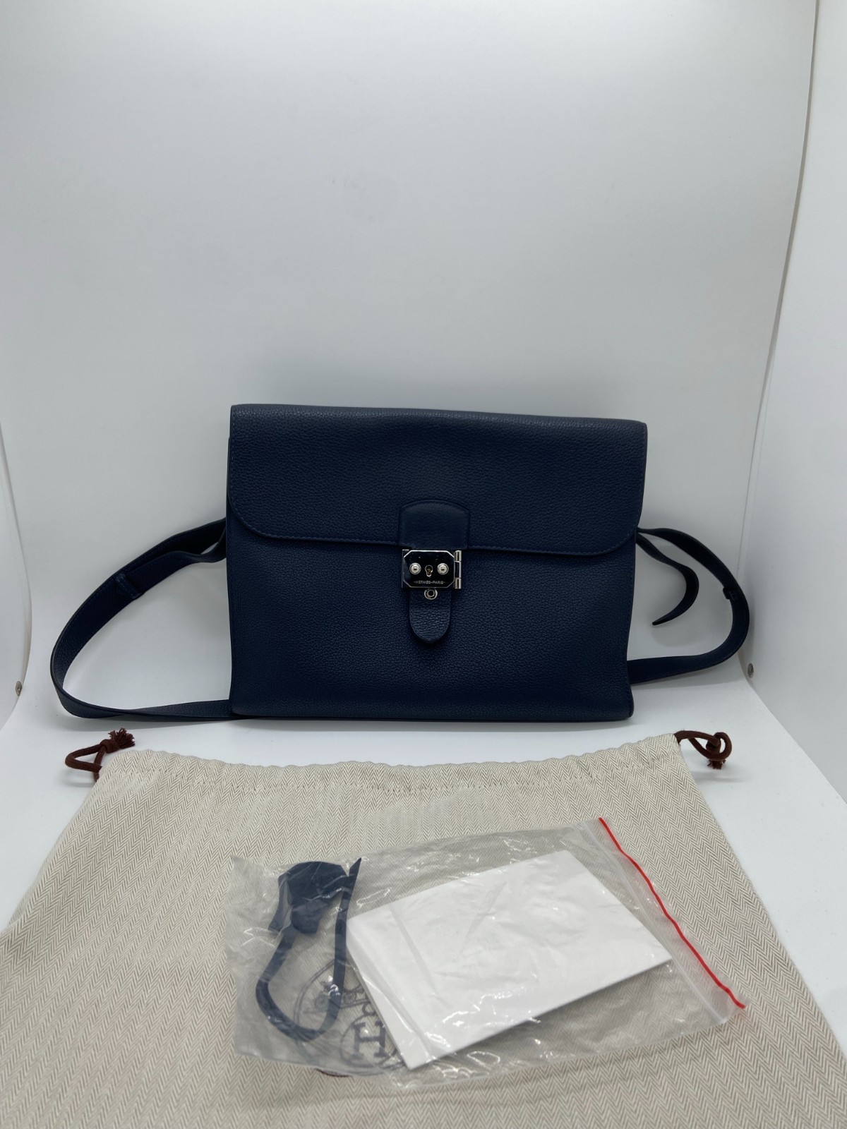 Hermes Sac a Depeches 29 Blue Nuit Leather PHW Casual Messenger Purse