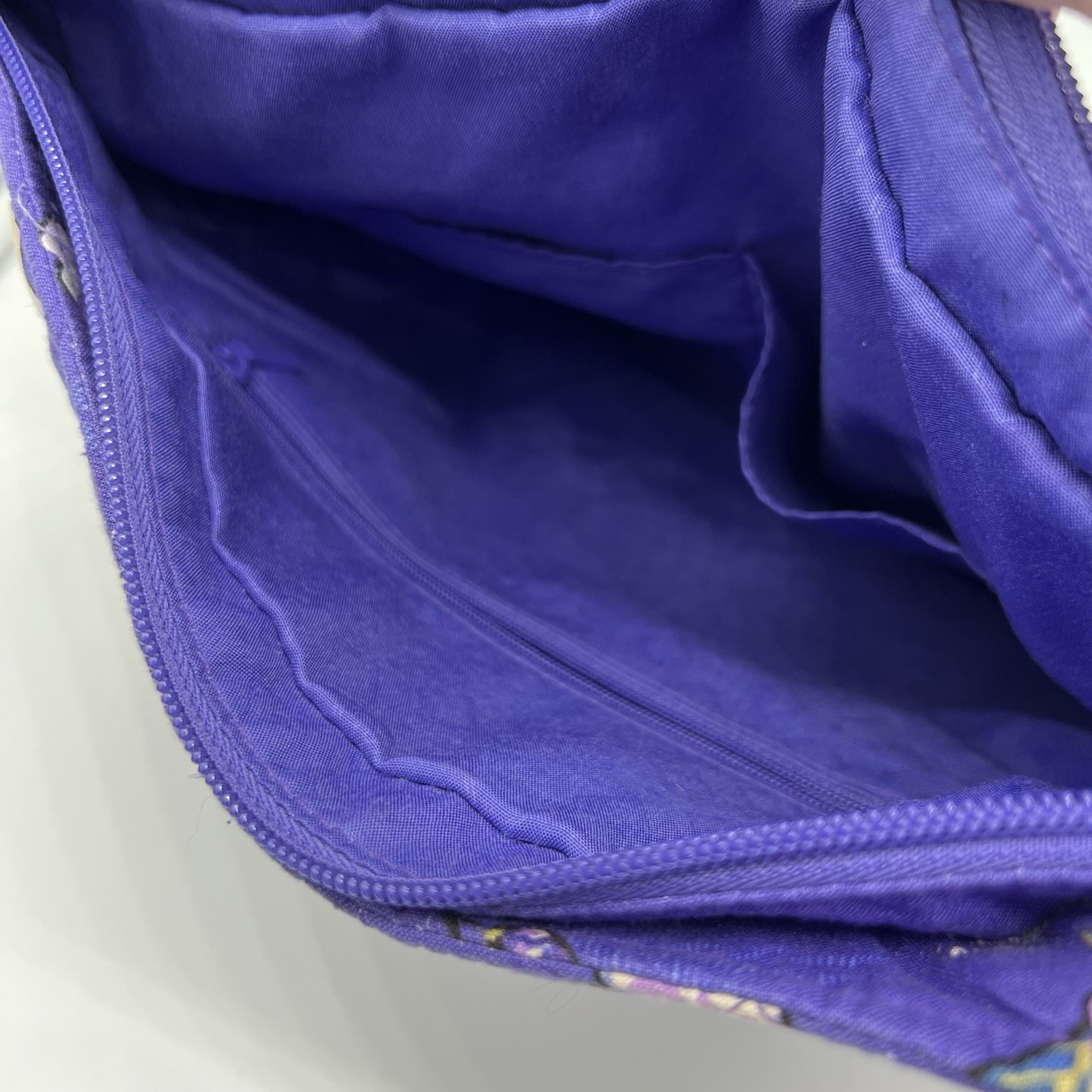 Vera Bradley Essential XL Crossbody – Purple – Wild Roses – 13x11x3” – Clean