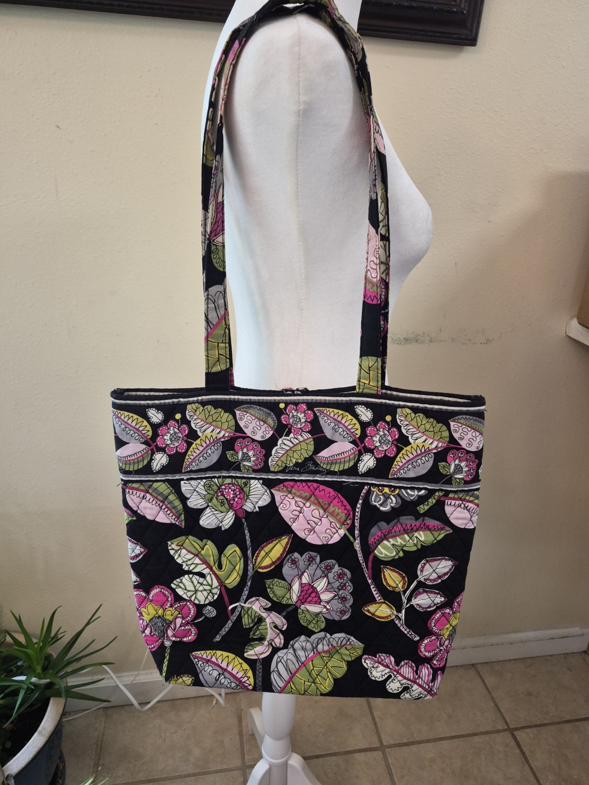 Vera Bradley Turn Lock Lg Tote Moon Blooms Pattern