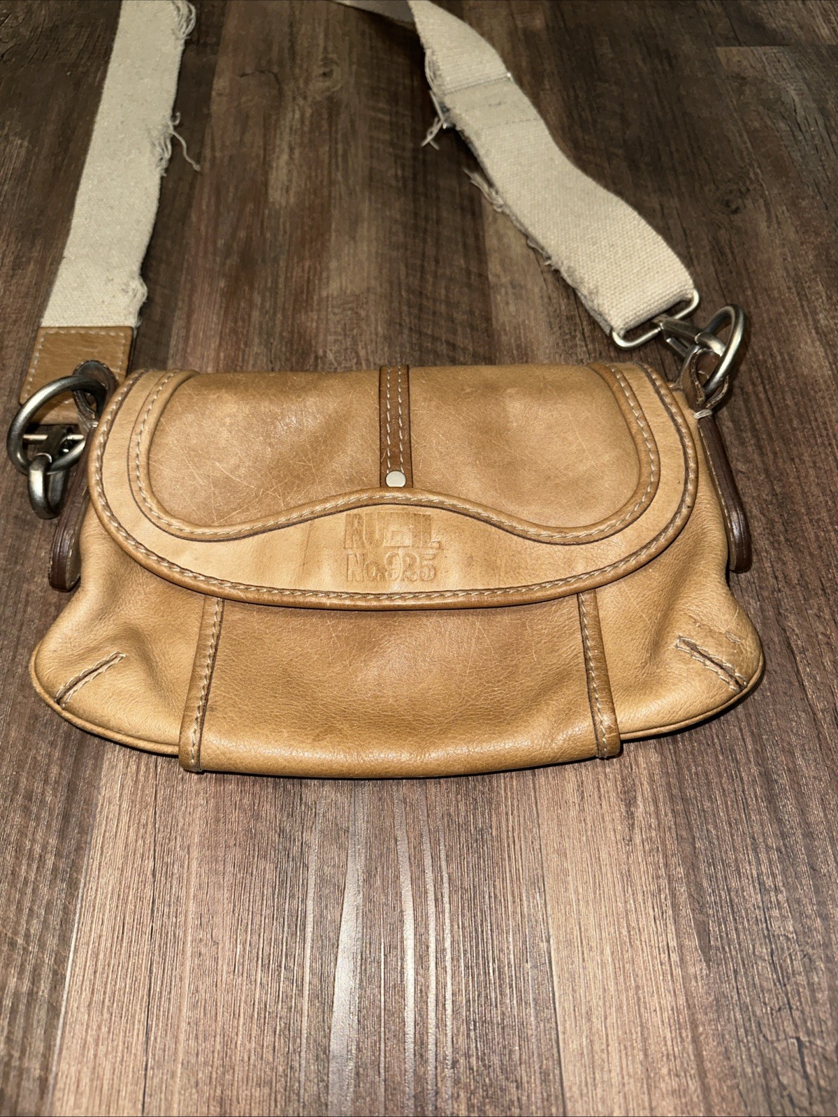 RUEHL NO 925 VINTAGE COGNAC LEATHER CROSSBODY BAG
