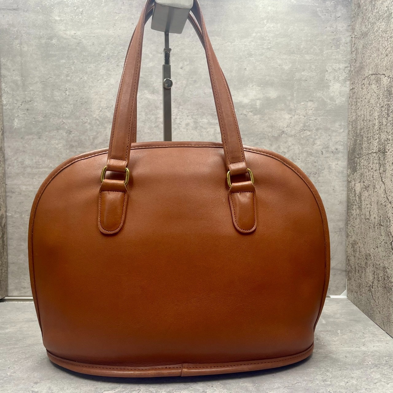 COACH Pelham 9958 Dome Glove Tanned Leather Gold Hardware Authentic Brown