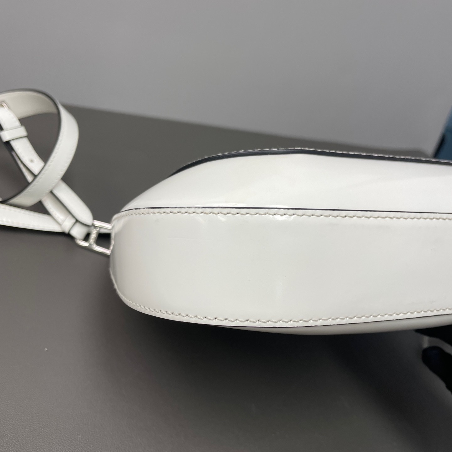 Prada Pre-Owned Authentic Underarm Bag White Free Tracked Shipping