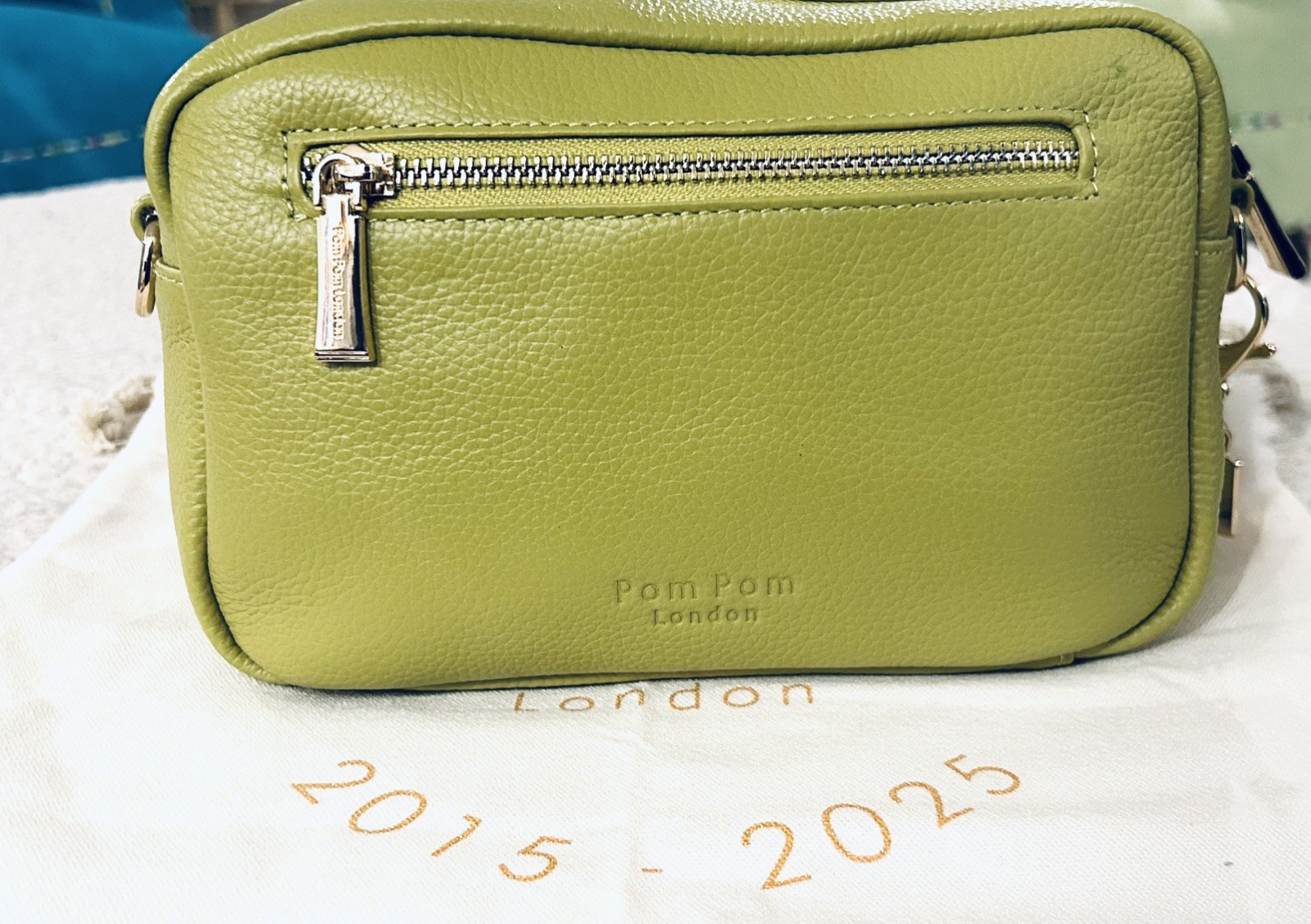 Pom Pom London GRASS GREEN Chiswick with SIX Straps, Pom & Dog key chains- NWT