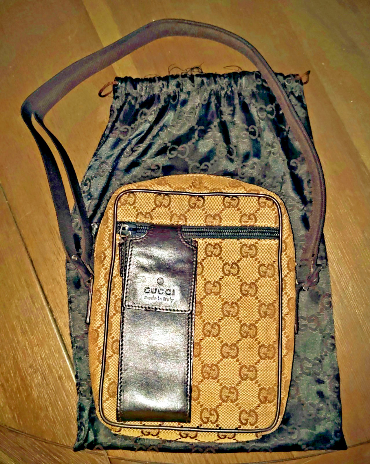 Authentic Gucci designer handbags/luggage. Brown GG original