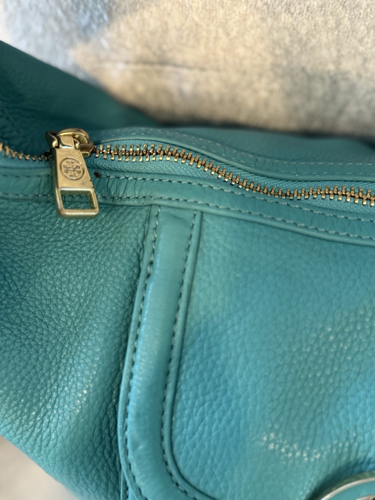 Tory Burch Amanda Teal Leather Flat Hobo Bag Excellent Condition No Strap