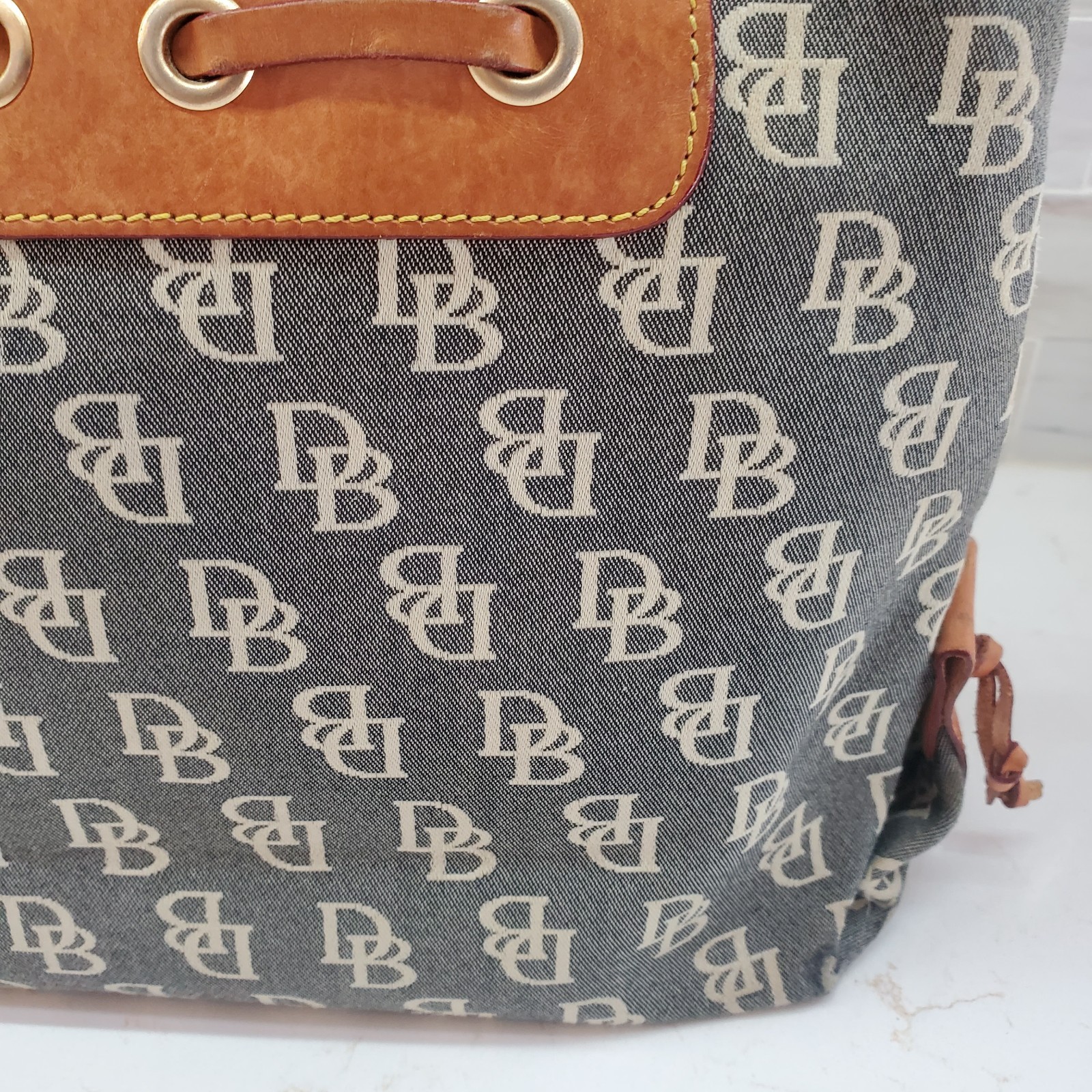 Dooney & Bourke Large Tassel Top Zip Bag Leather &Logo Fabric Double Handle