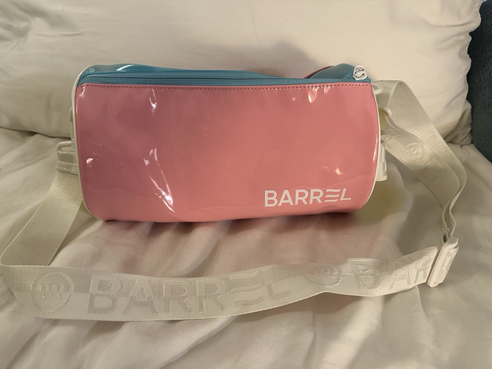 BARREL Pink Blue White Plastic Swimmers Bag with Zipper & Adjustable Strap