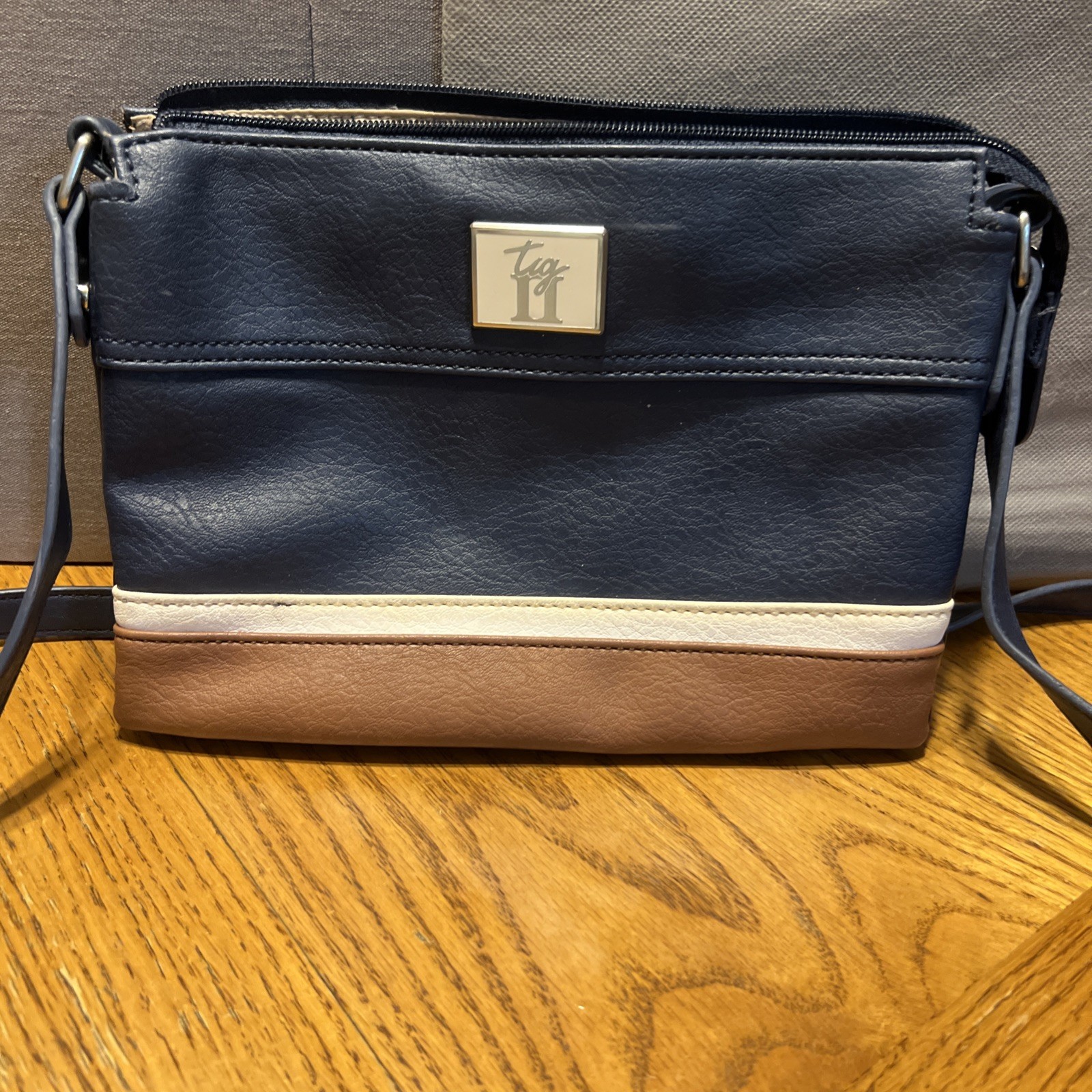 Tignanello Tag II crossbody bag featurin