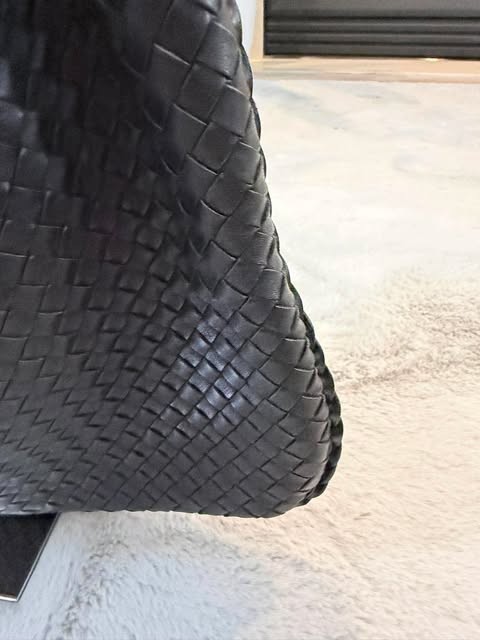 Authentic Bottega Veneta Black Intrecciato Nappa Leather Large Hobo Shoulder