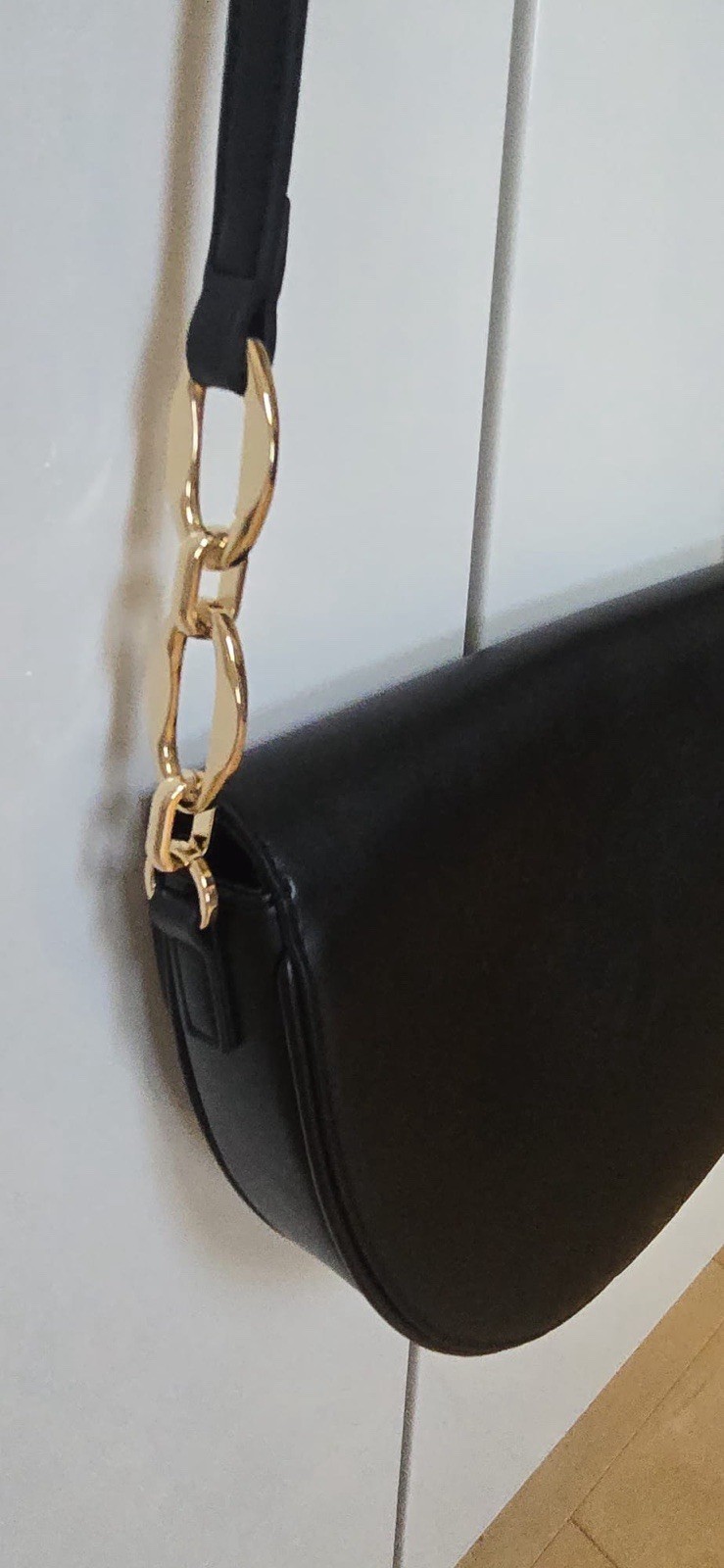 Stylish TWINSET Milano Crossbody Bag in Black Leather for Women