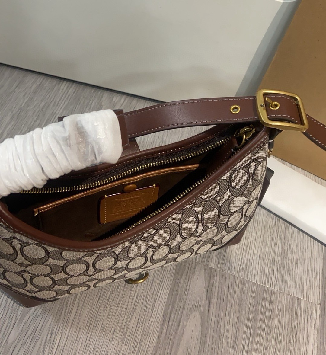 NWT COACH Hamptons Hobo Bag Signature Jacquard Oak Maple Handbag CBF16