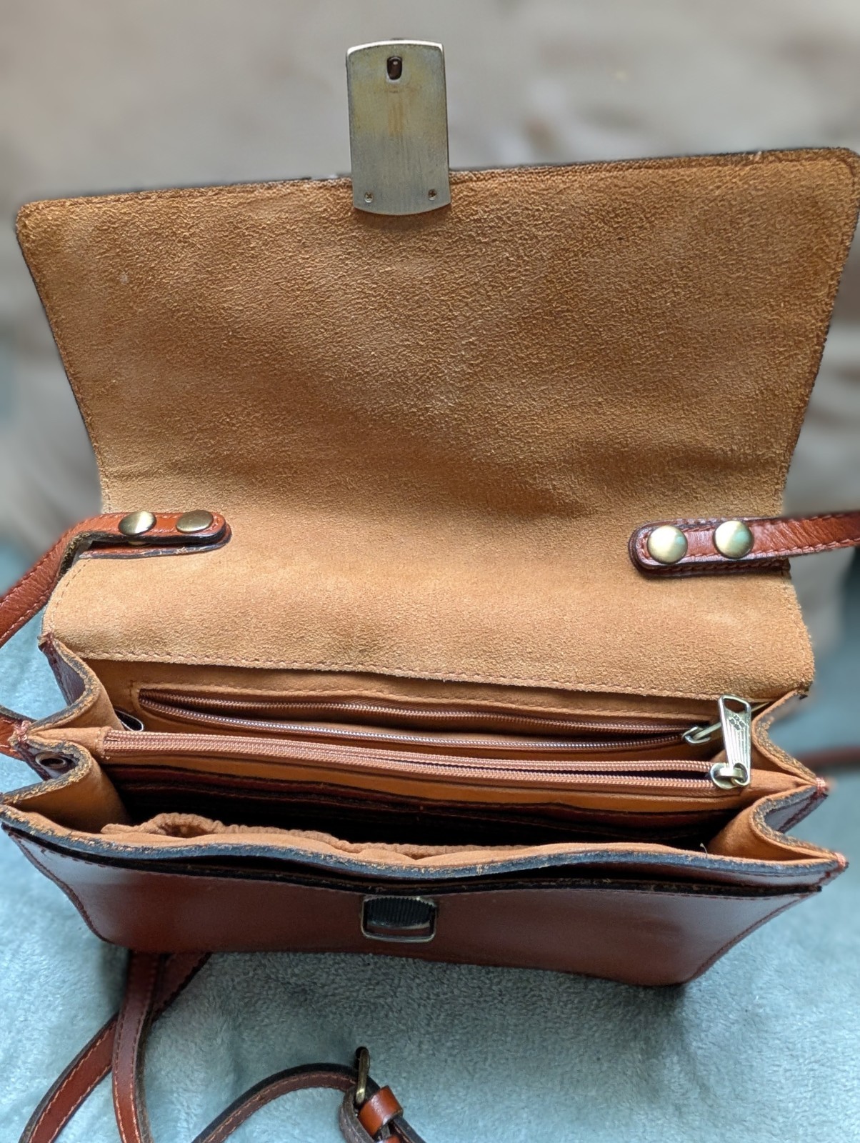 Patricia Nash Brown Small Crossbody Bag Magnetic Flap Pockets Gold Hardware