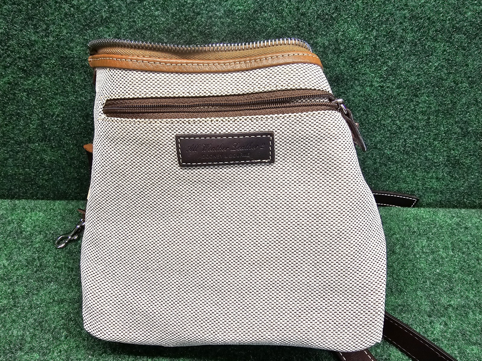 Dooney & Bourke Brown Pebble Leather Crossbody Shoulder Bag H3 060586 Preppy Ivy