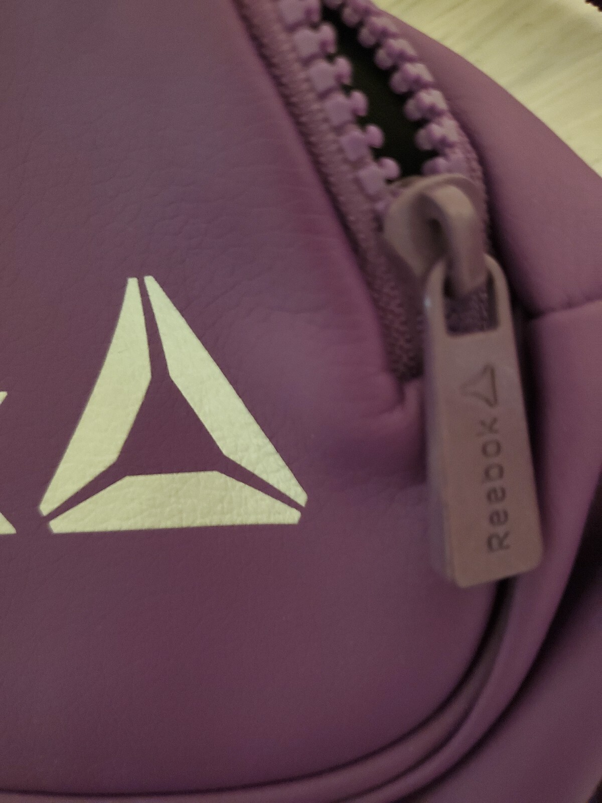VTG REEBOK Pack Purple Vinyl Bag w/Belt Hiking Travel Adjustable 2 Zipper Purse