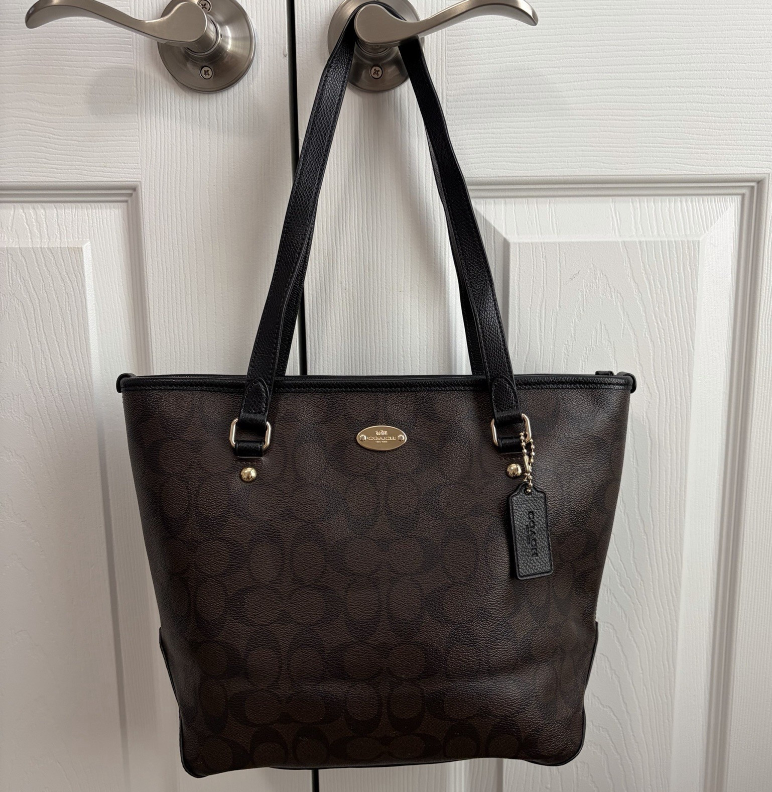 Coach Signature Brown/Black Zip Tote Shoulder Bag w/ Hangtag Charm, Medium