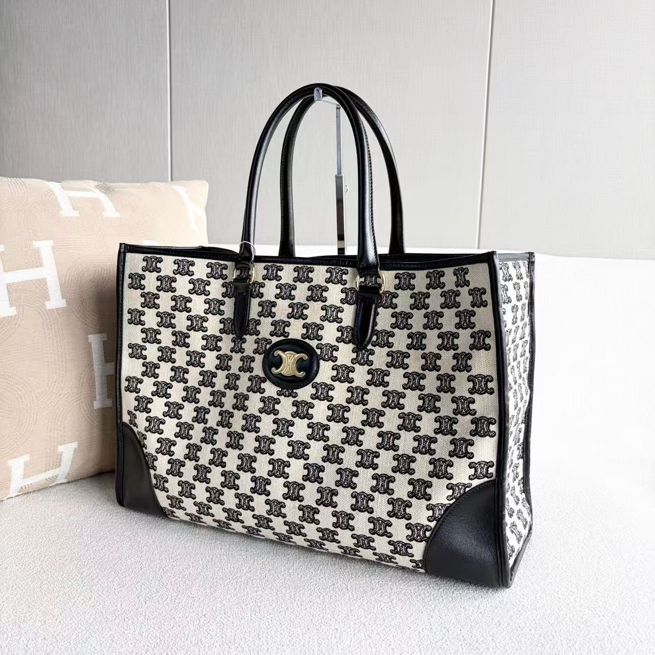 CELINE Horizontal Cabas Tote Triomphe Canvas auth