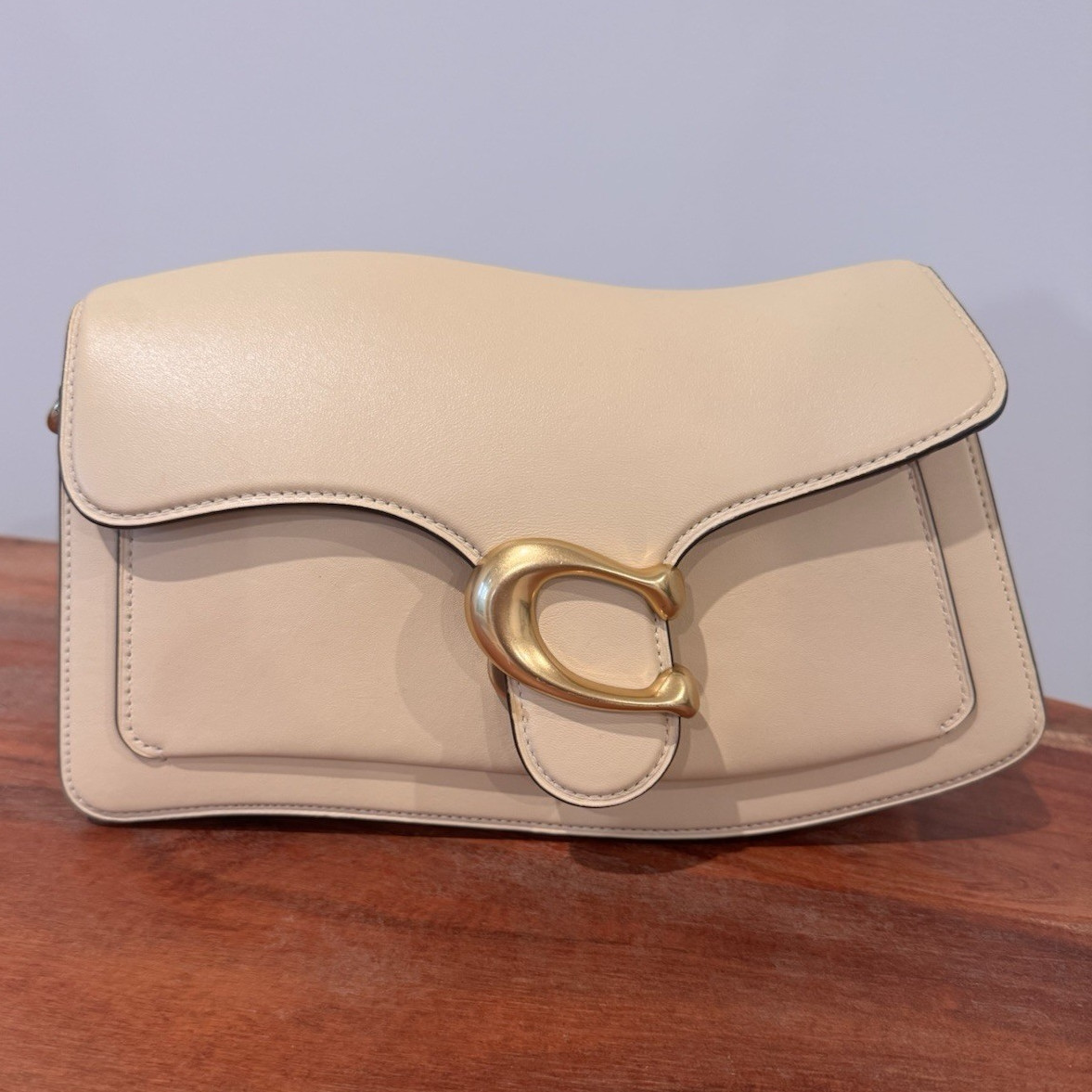 Coach Twisted Tabby Vanilla Bag Gold Hardware Magnetic Close Detachable Strap