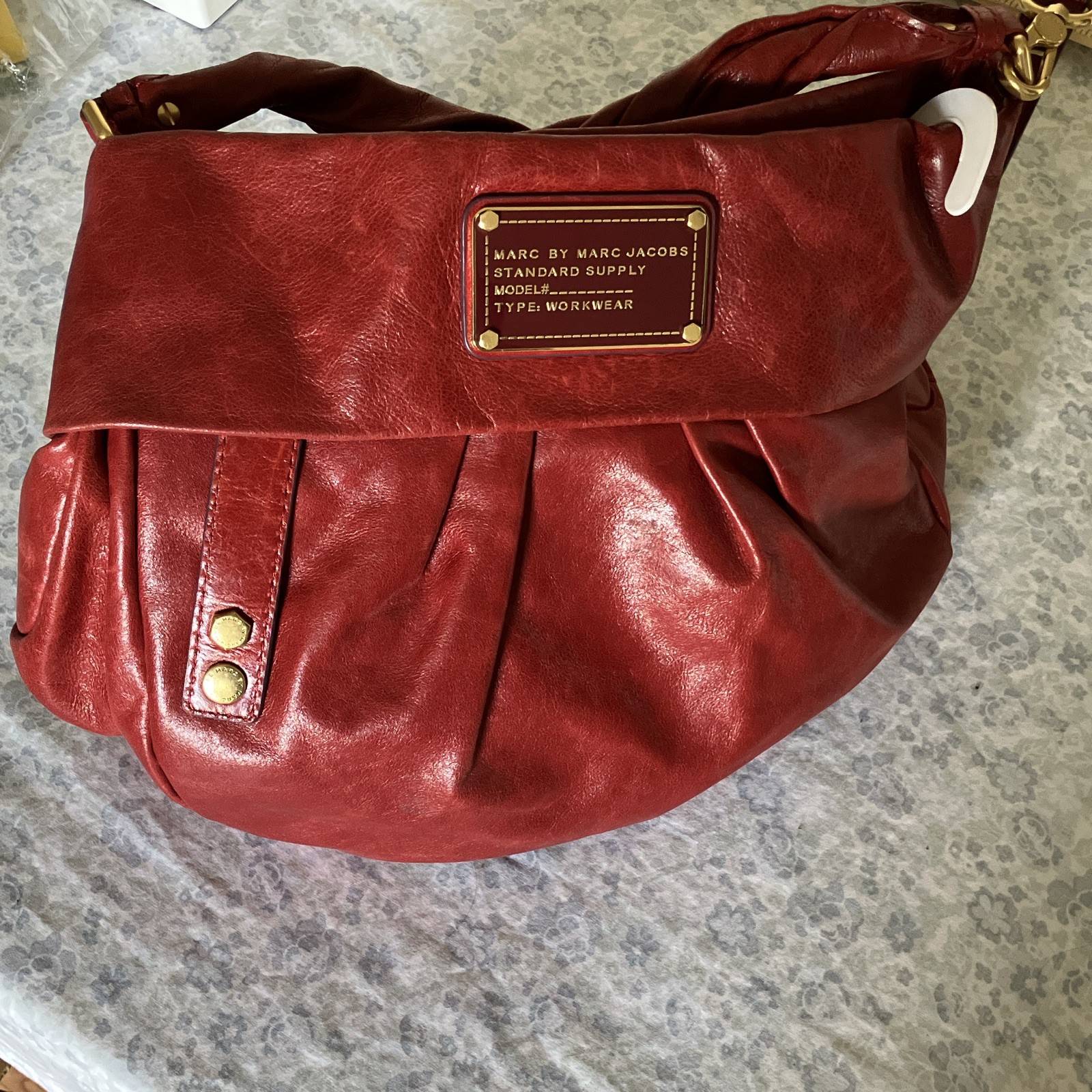 Marc by Marc Jacobs Women’s Red Large Shoulder Bag Zip-Top Pleated Gold Strap