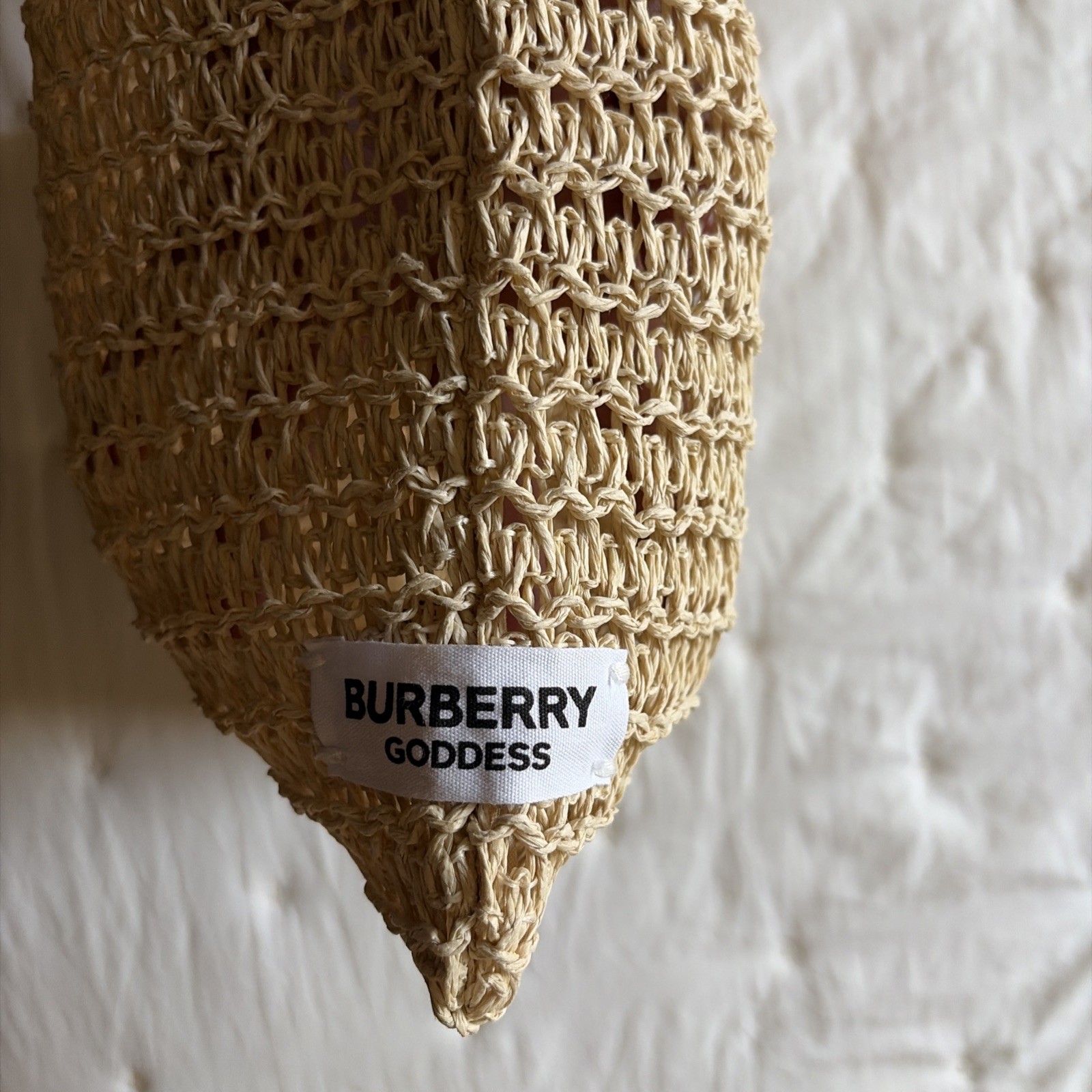 NEW ～ Burberry Goddess Crocheted Weave Natural Paper Straw Tote Shoulder Bag