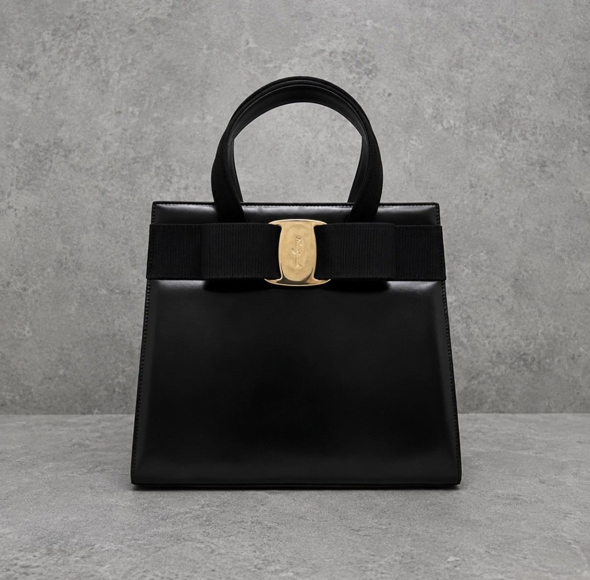Salvatore Ferragamo Vara Ribbon Black Calf Leather Handbag Tote Bag Gold Rare