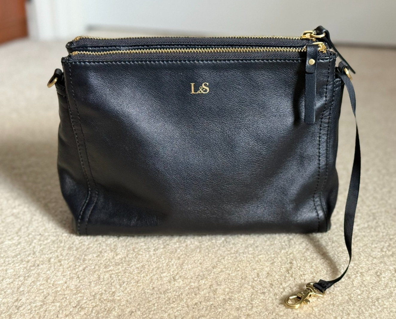 Lo & Son Pearl Crossbody – Black Nappa Leather – Gold Hardware – Camel Interior