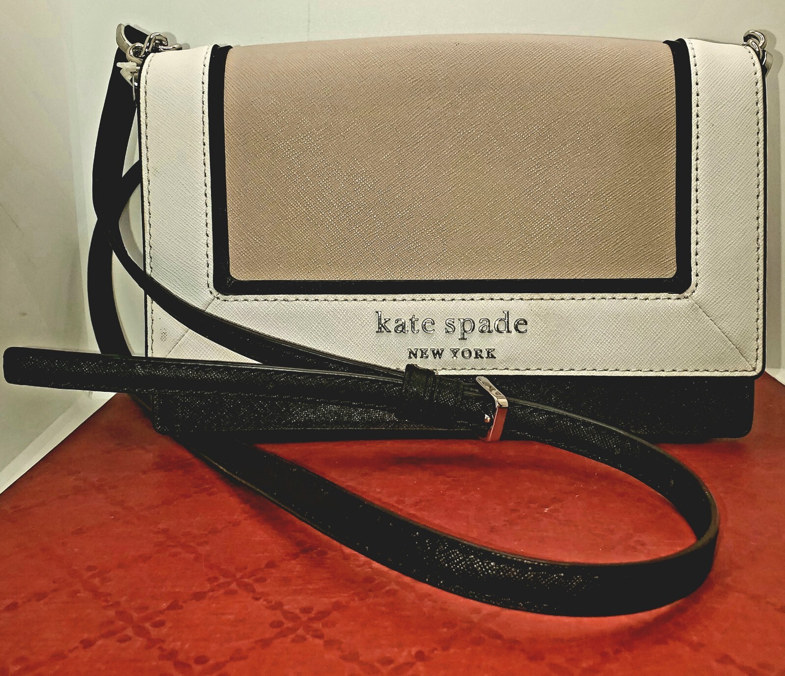 Kate Spade Cameron Crossbody Spectator Beige Cream Black 9 X 6.5 Inch Designer
