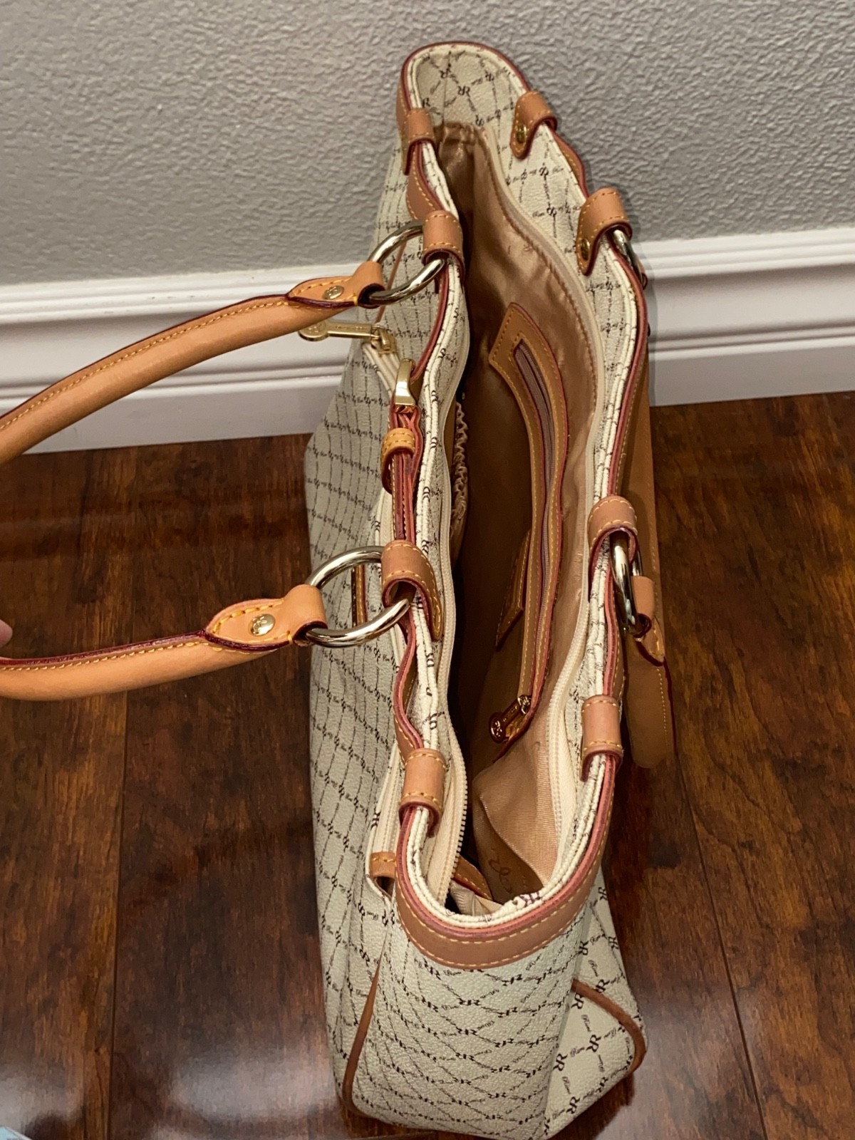 Rioni Signature THE EVERYDAY WEEKENDER Handbag STN-20236