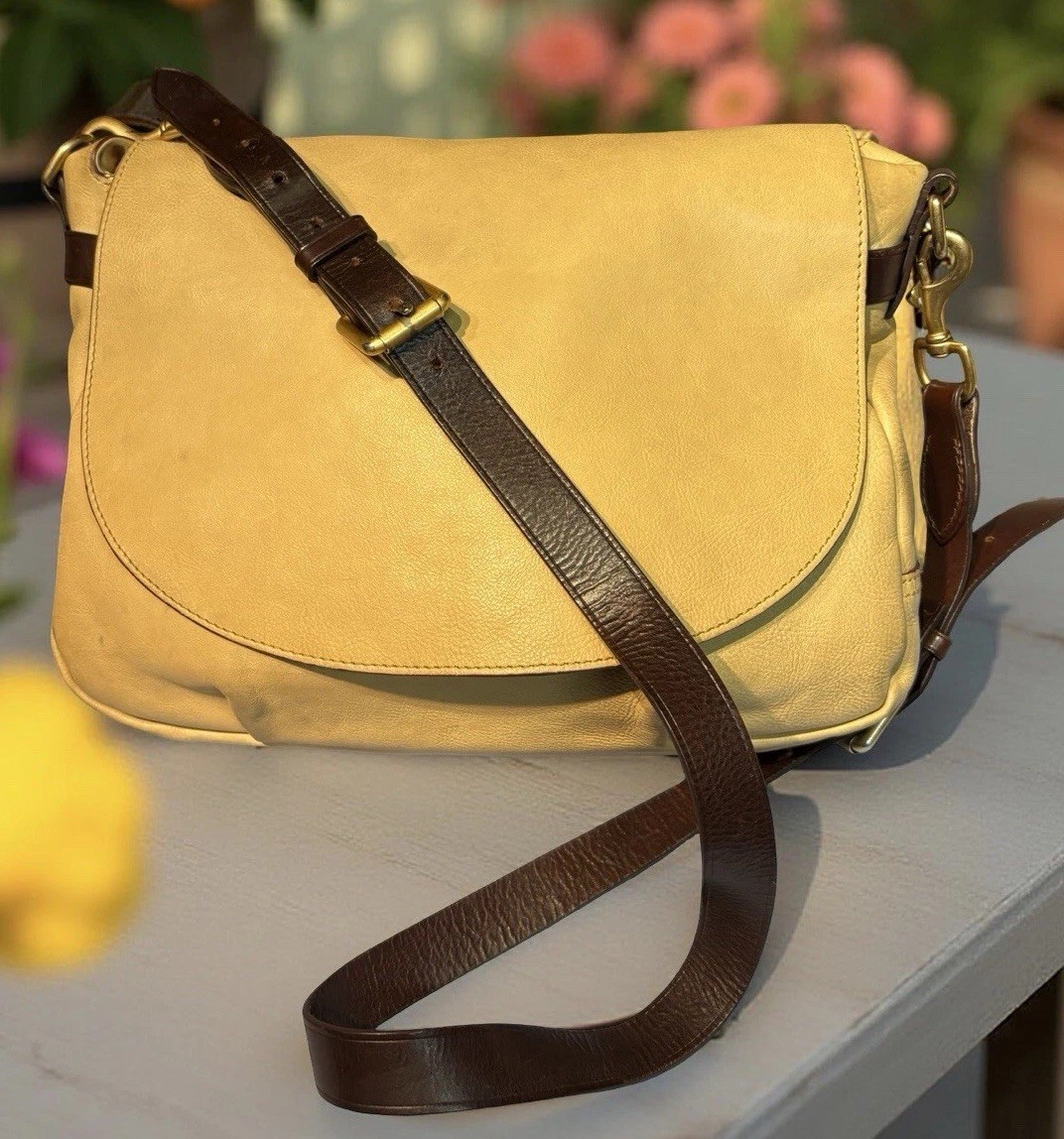 Dooney Bourke Bone Cream Florentine Toledo Leather Saddle Messenger Bag Rustic