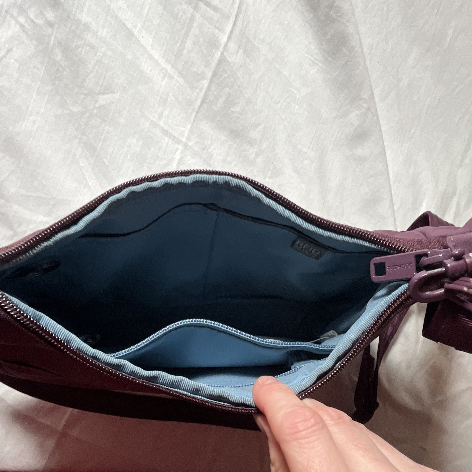Pacsafe Citysafe 100 Anti-Theft Plum Shoulder Bag RFID Blocking Zip Closure