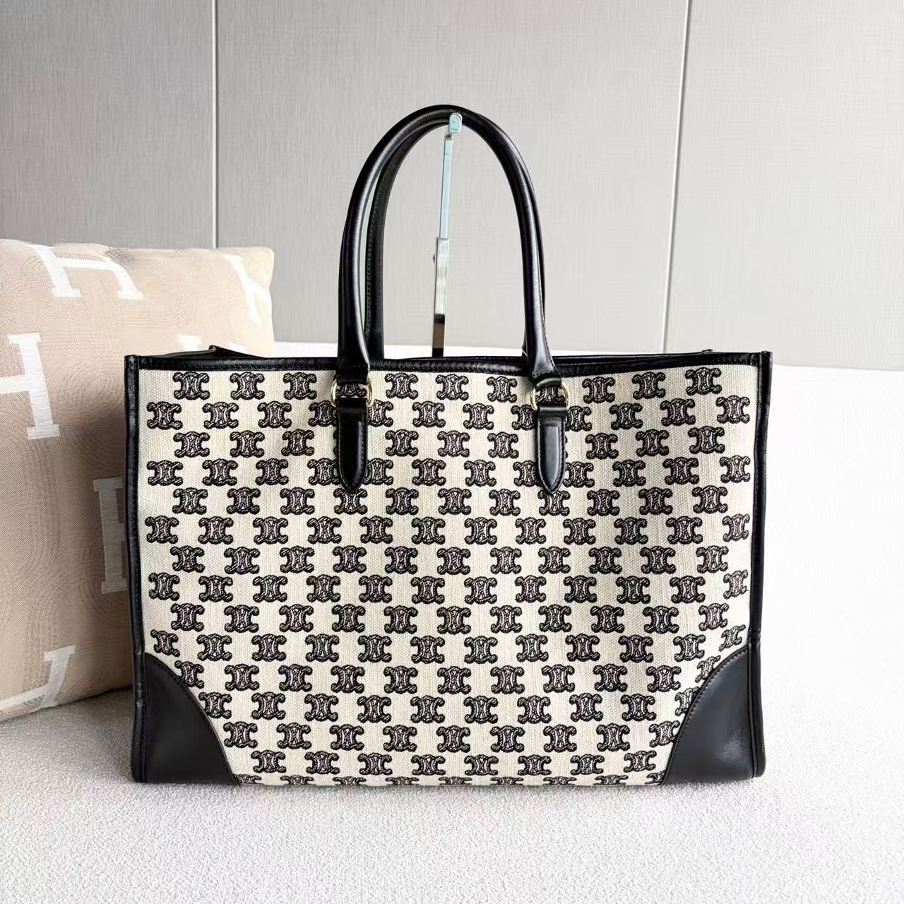 CELINE Horizontal Cabas Tote Triomphe Canvas auth
