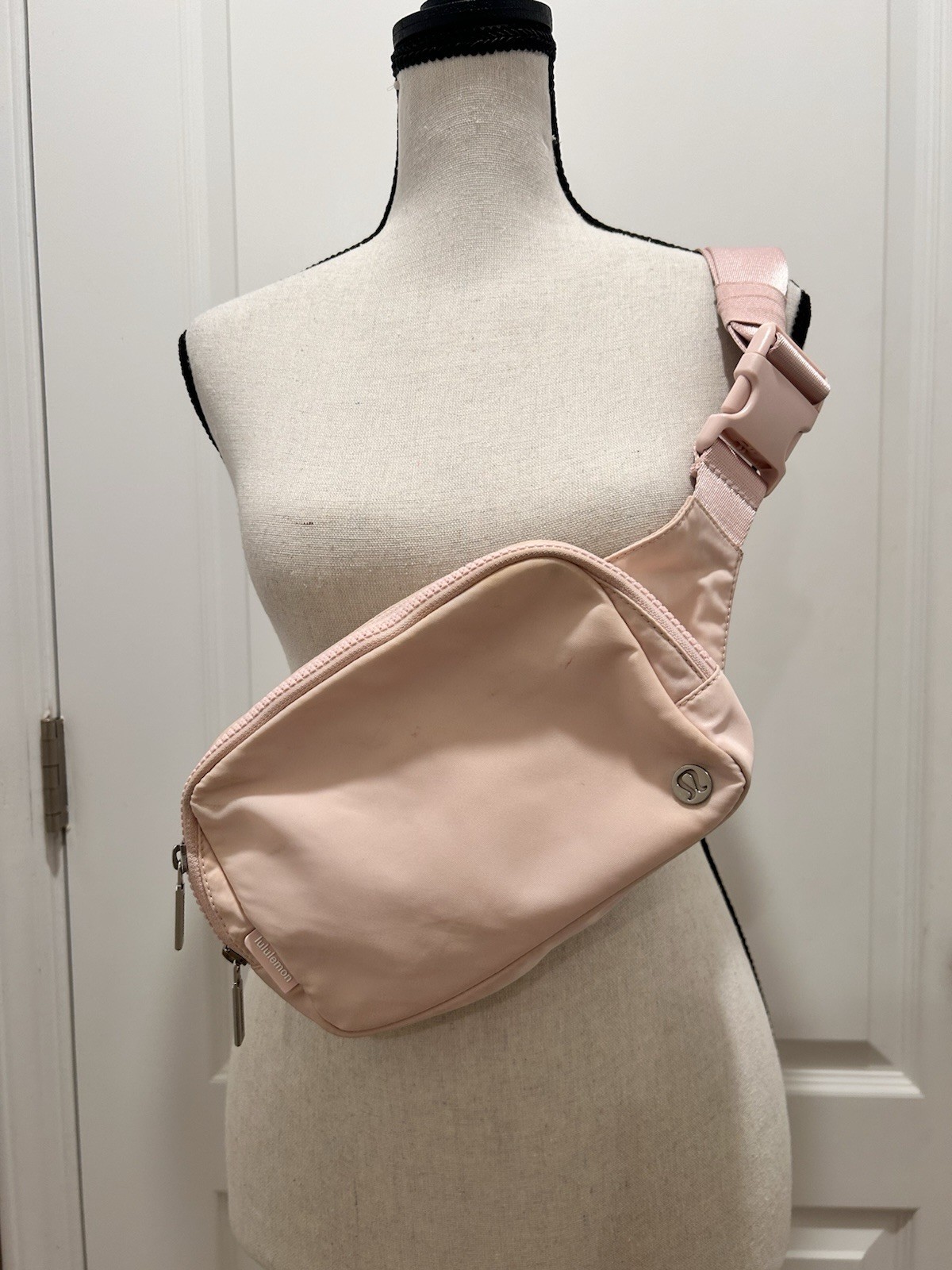 Lululemon Everywhere Belt Bag Light Pink Crossbody Waist Fanny Pack Womens