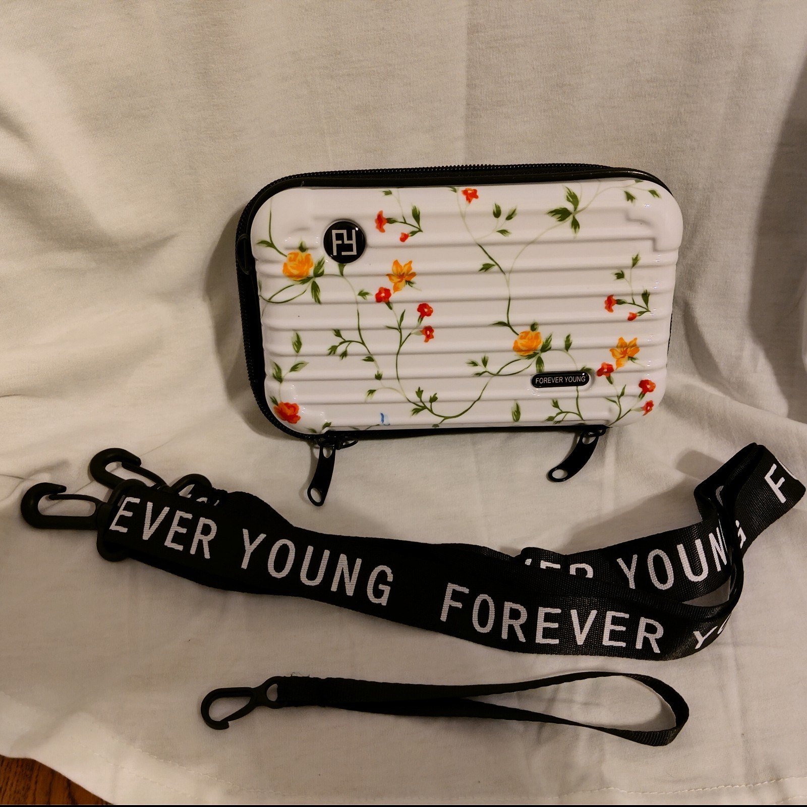 New Forever Young Wild Flower Plastic Mini Suitcase Style Crossbody Zip Purse