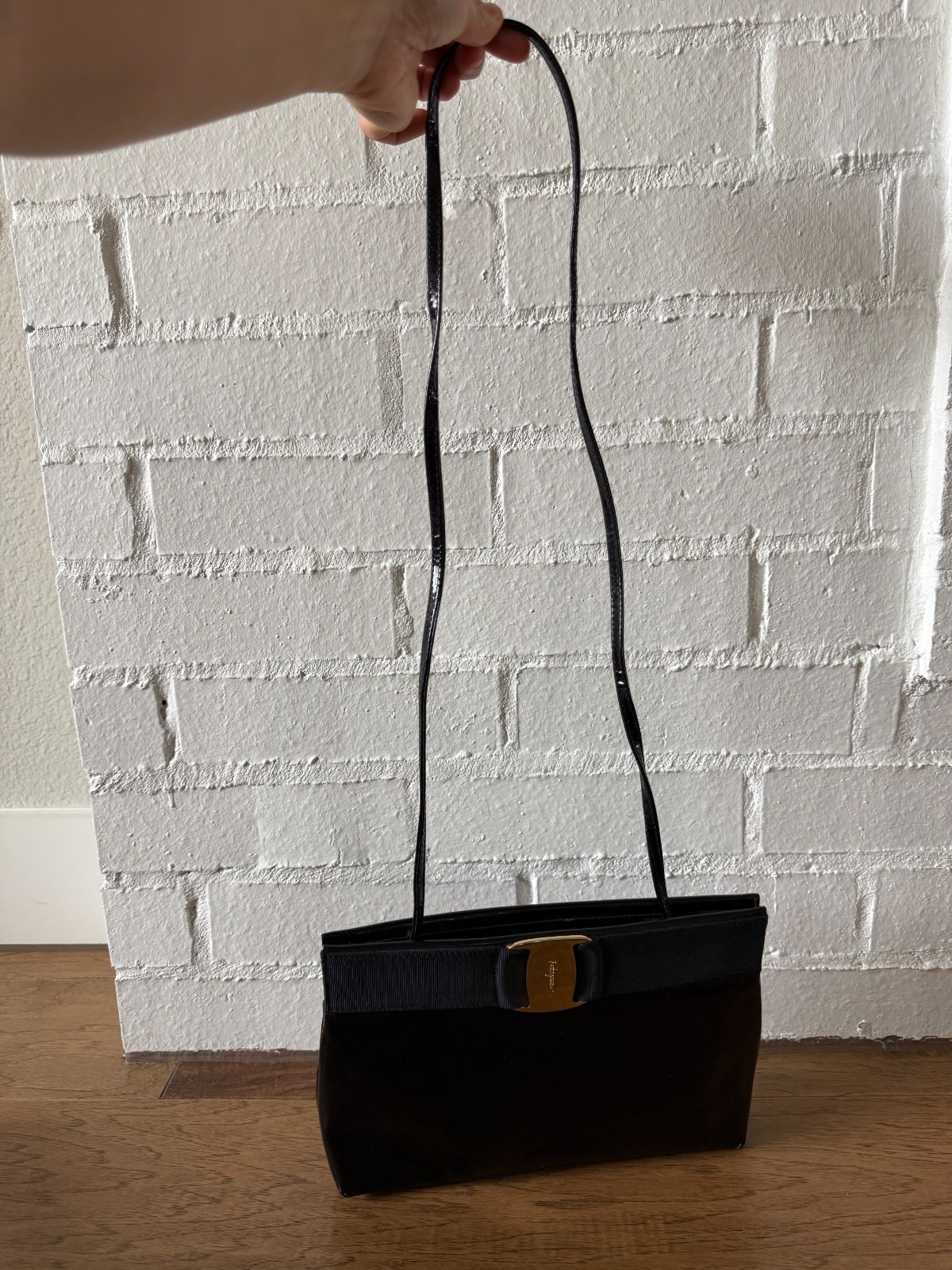 Salvatore Ferragamo Vara 2Way Shoulder bag / Clutch Bag – Black Patent Leather