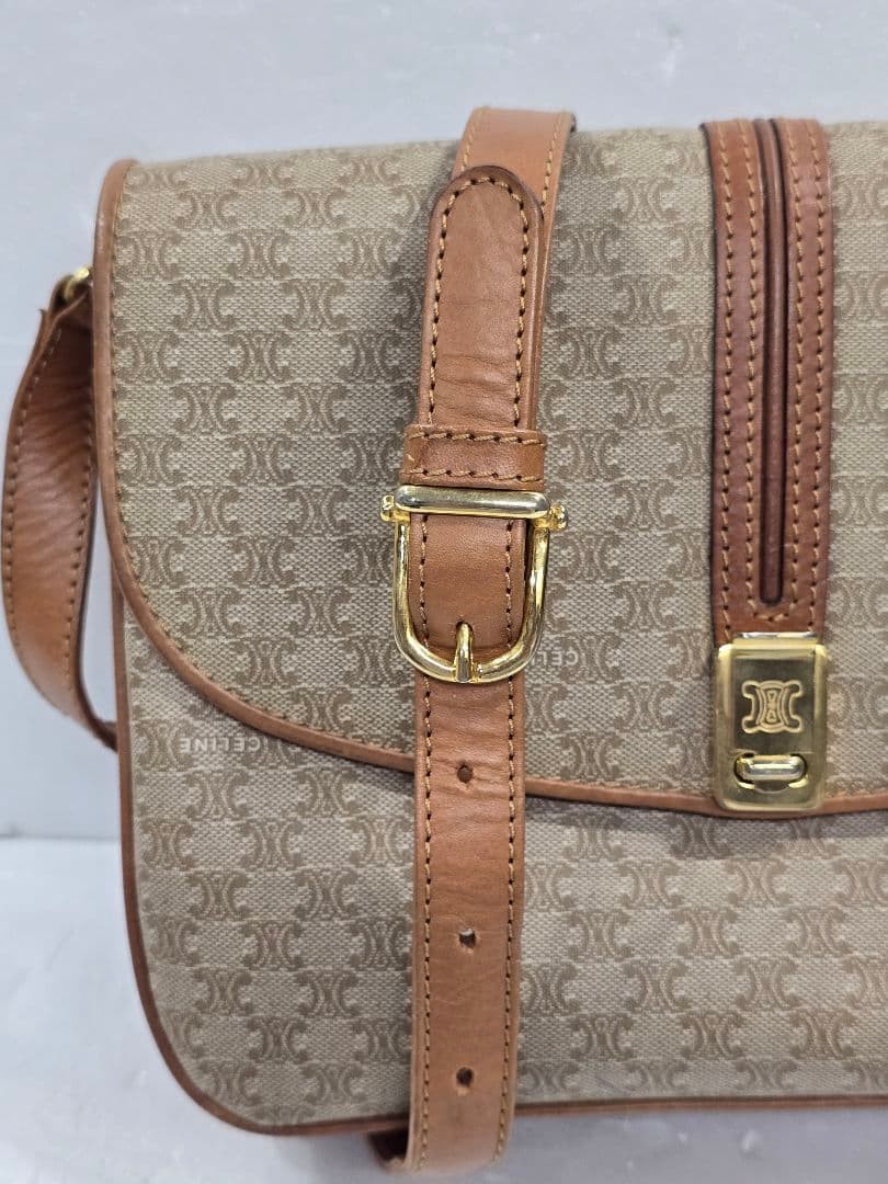 ✨️Good condition✨ Celine shoulder bag macadam pattern triomphe clasp MT837