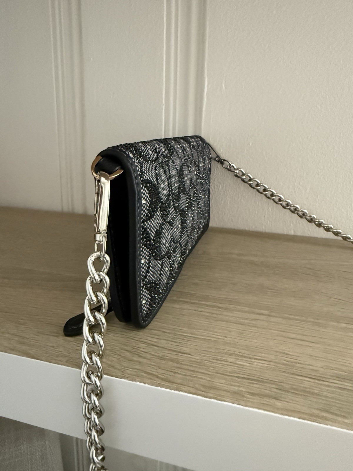 Coach BLACK CRYSTAL Wallet Bag With A Shoulder Chain Strap 🖤🖤🖤✨✨✨