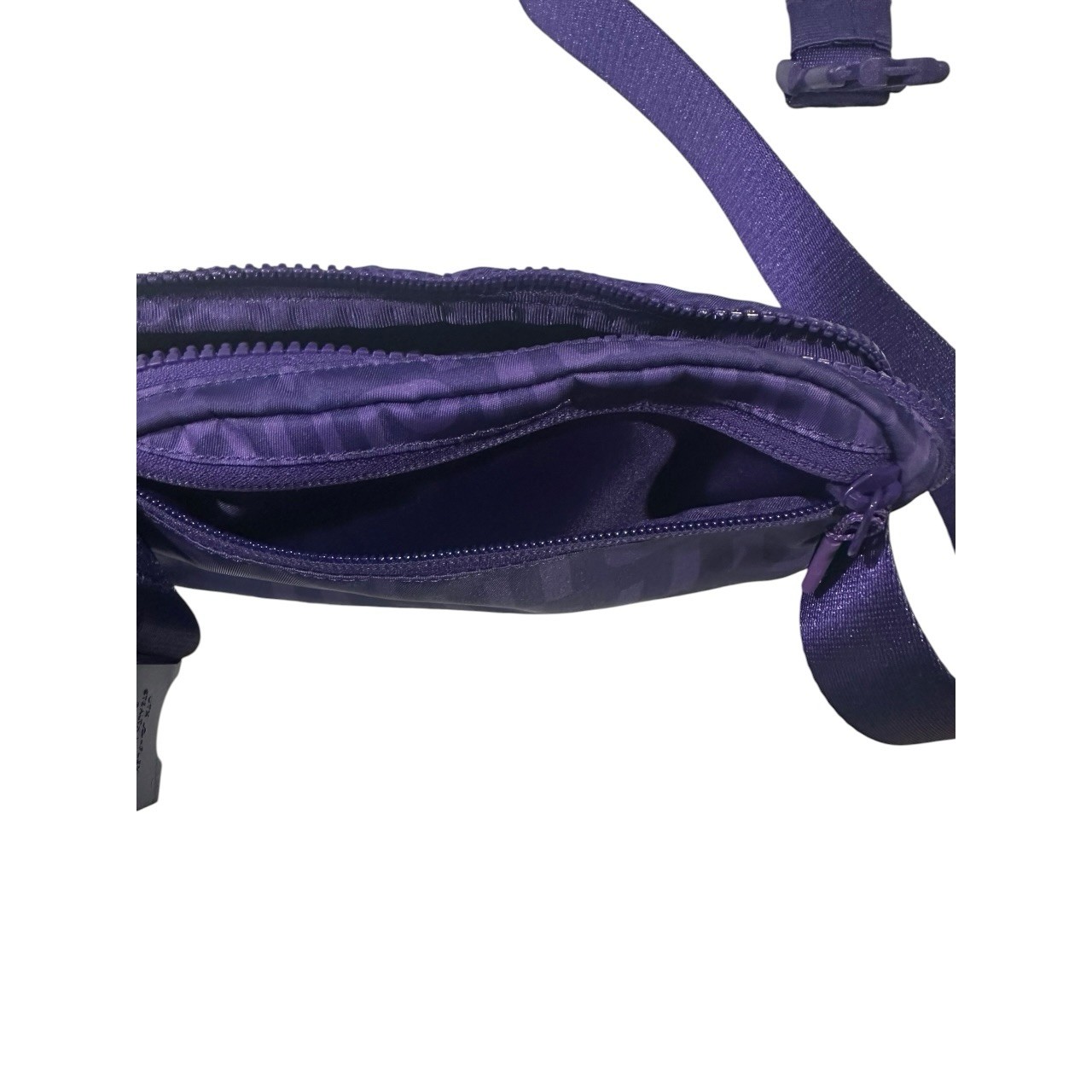 Lululemon Everywhere Belt Bag 1L – Atomic Purple Wobbly Word Graphic Crossbody