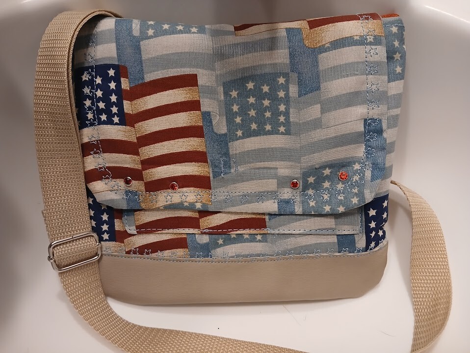 New Patriotic Stars & Stripes USA Flag Hand Shoulder Bag Purse Red White & Blue