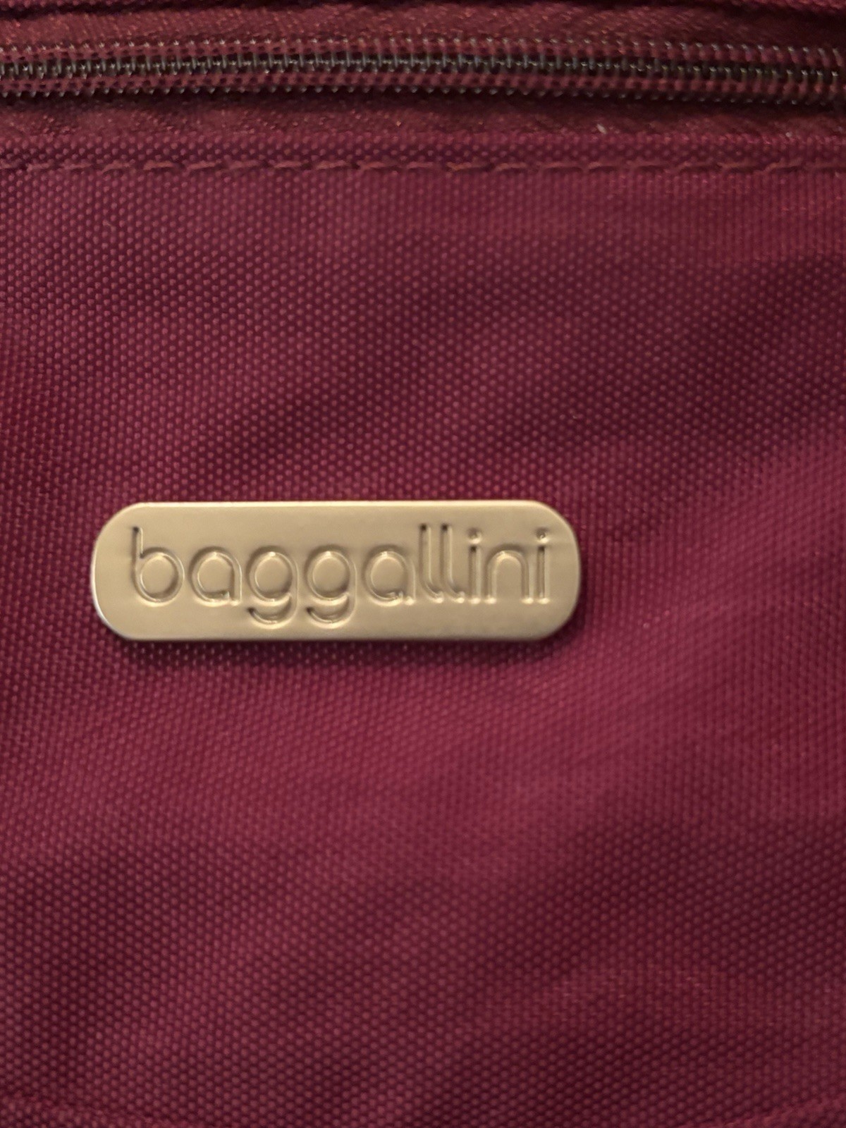 NWT Baggallini “Teenee Bagg” Classic Collection Crossbody Gift ~Burgundy Red