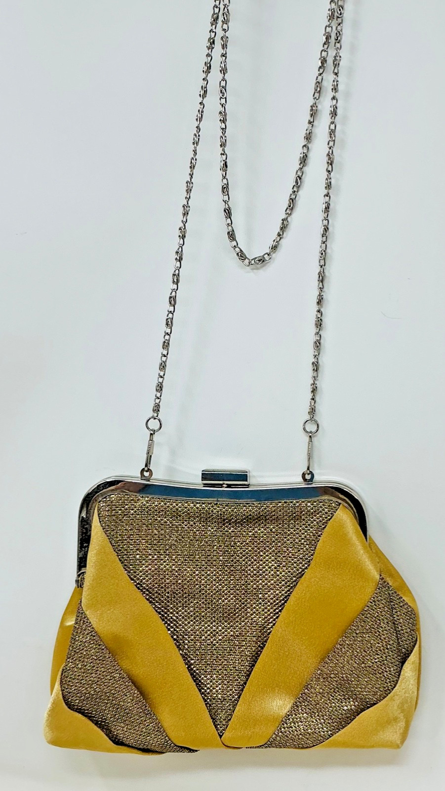 Vtg 1980’s Gold Satin Fabric Evening Clutch Cross Body Purse Metal Chain Strap