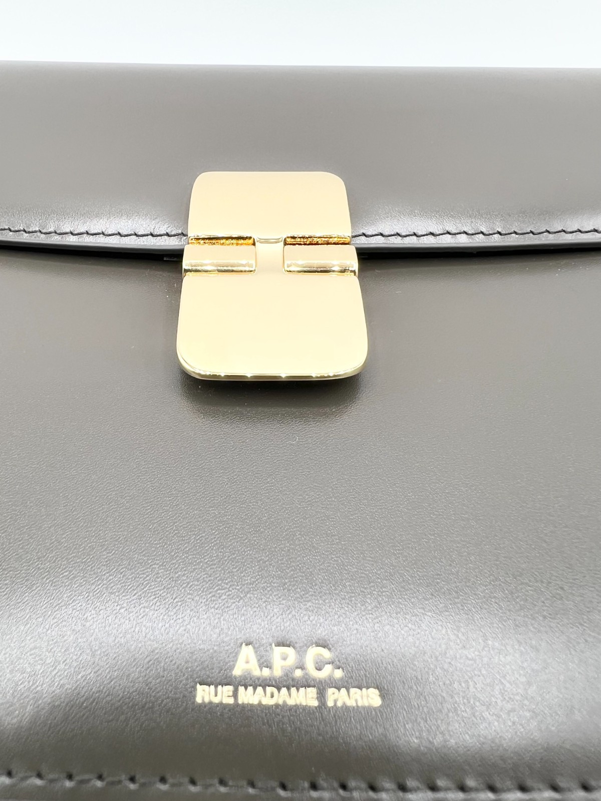 A.P.C. Large Grace Bag Anthracite Gray Color in Smooth Leather – Crossbody Bag