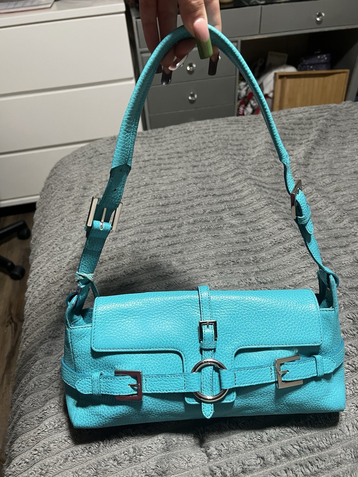 Vintage Ri2k London,Turquoise leather,Clean. As is look at the pictures closely