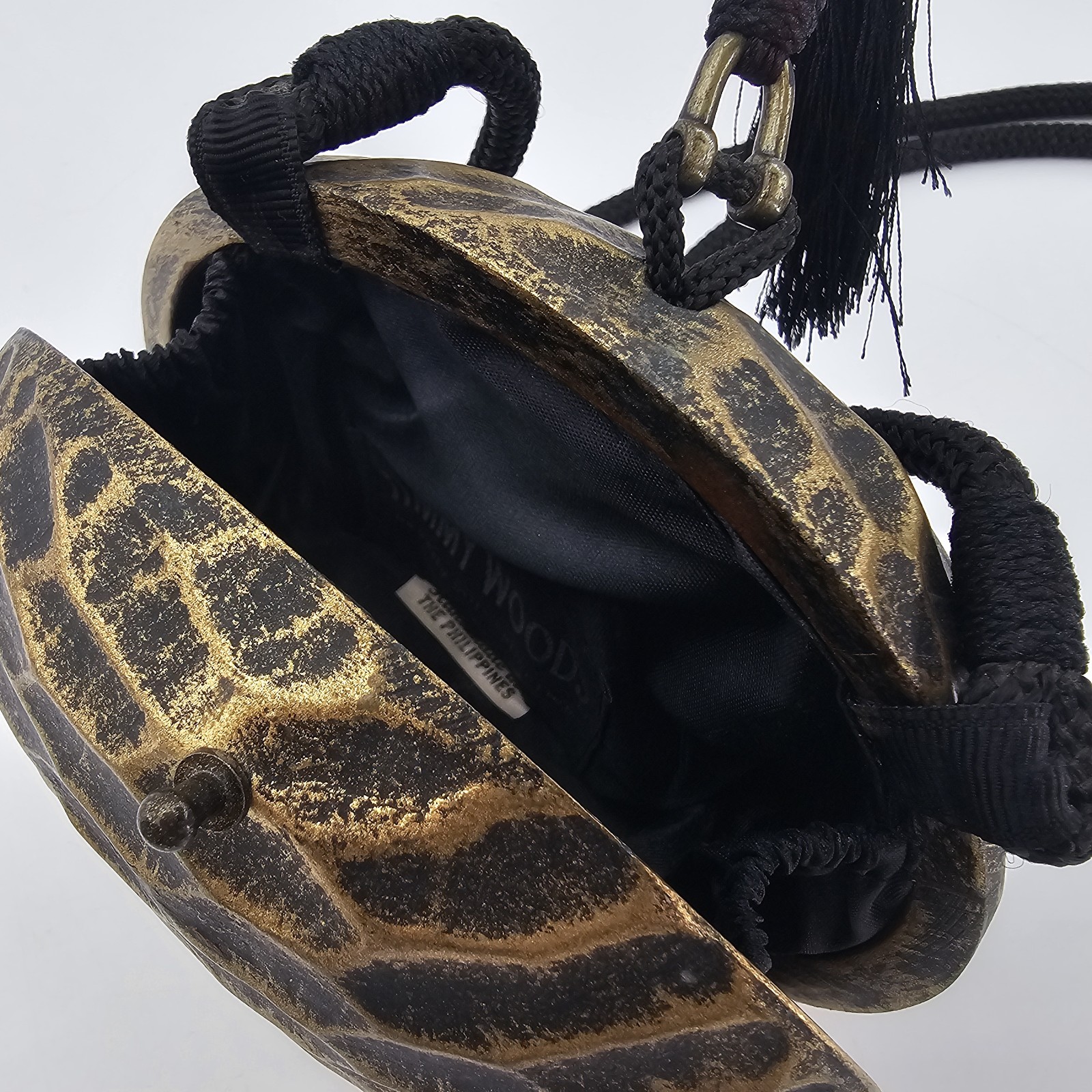 TIMMY WOODS Wooden Dimpled Black & Gold Hinged Clutch Cross Body Bag Tassel