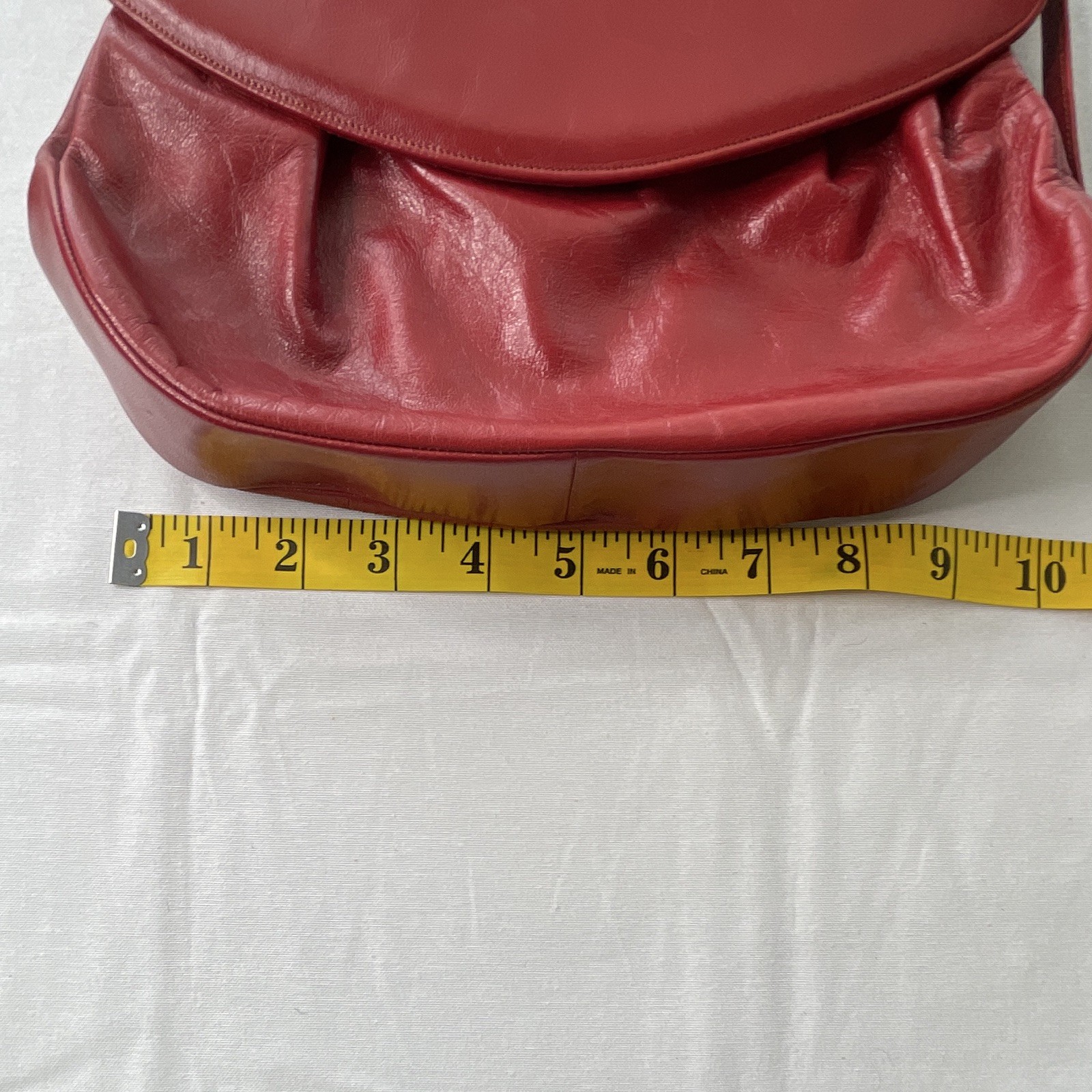 Charles Jourdan Paris Red Shoulder Bag Magnetic Flap Lined Inner Pockets Gold