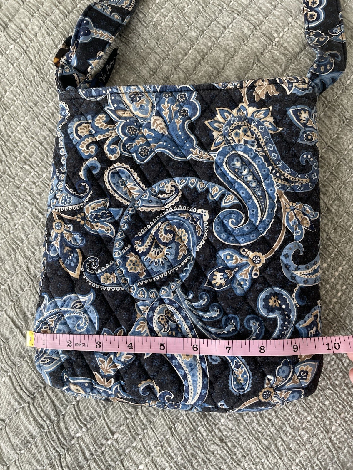 Vera Bradley 10×10″ Cross Body Purse in Retired Windsor Navy Blue Pattern