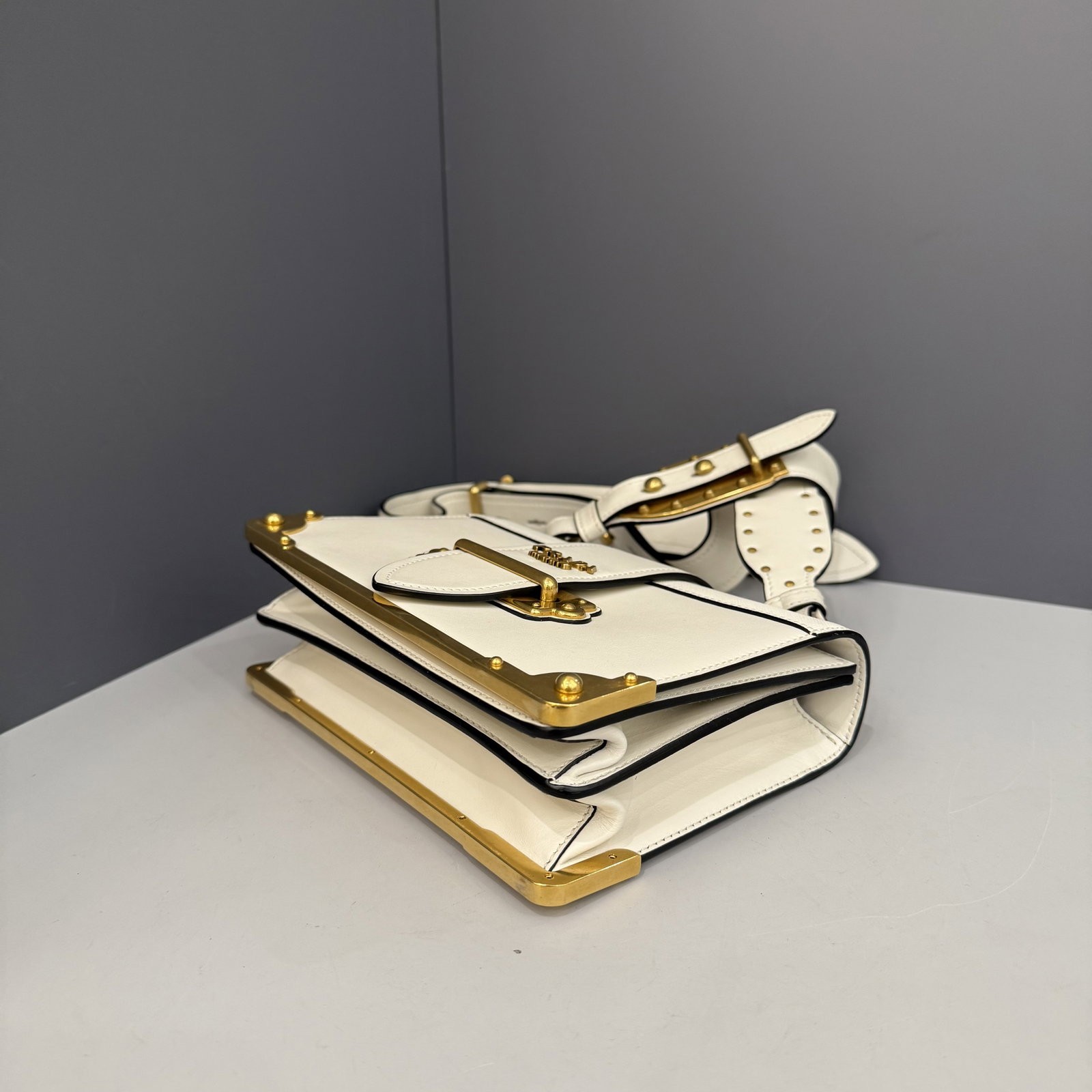 Prada Small Cahier White Calfskin (qy012626d5)