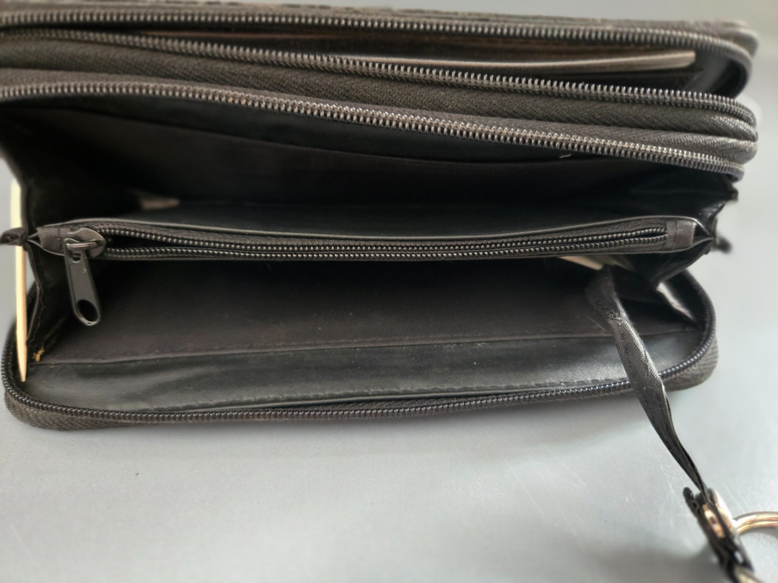 2 Casual Women s Wallets / Single Pouch Vinyl / Dbl Pouch Man Made Material