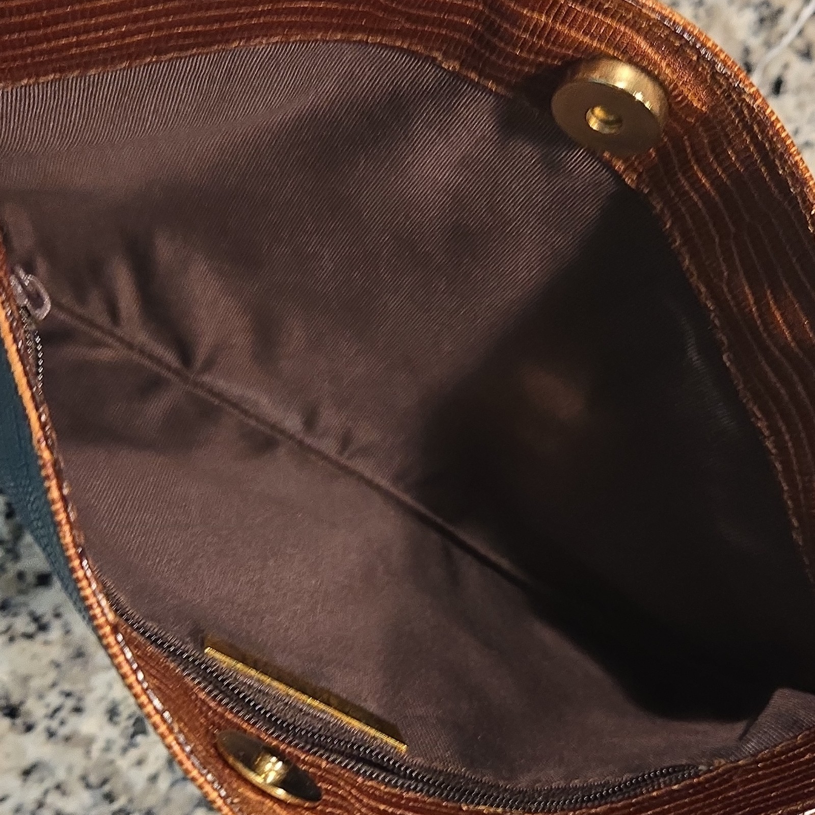 Tanner Brown Shoulder Bag Gold Chain Strap Zip Magnetic Lined Pockets Italy